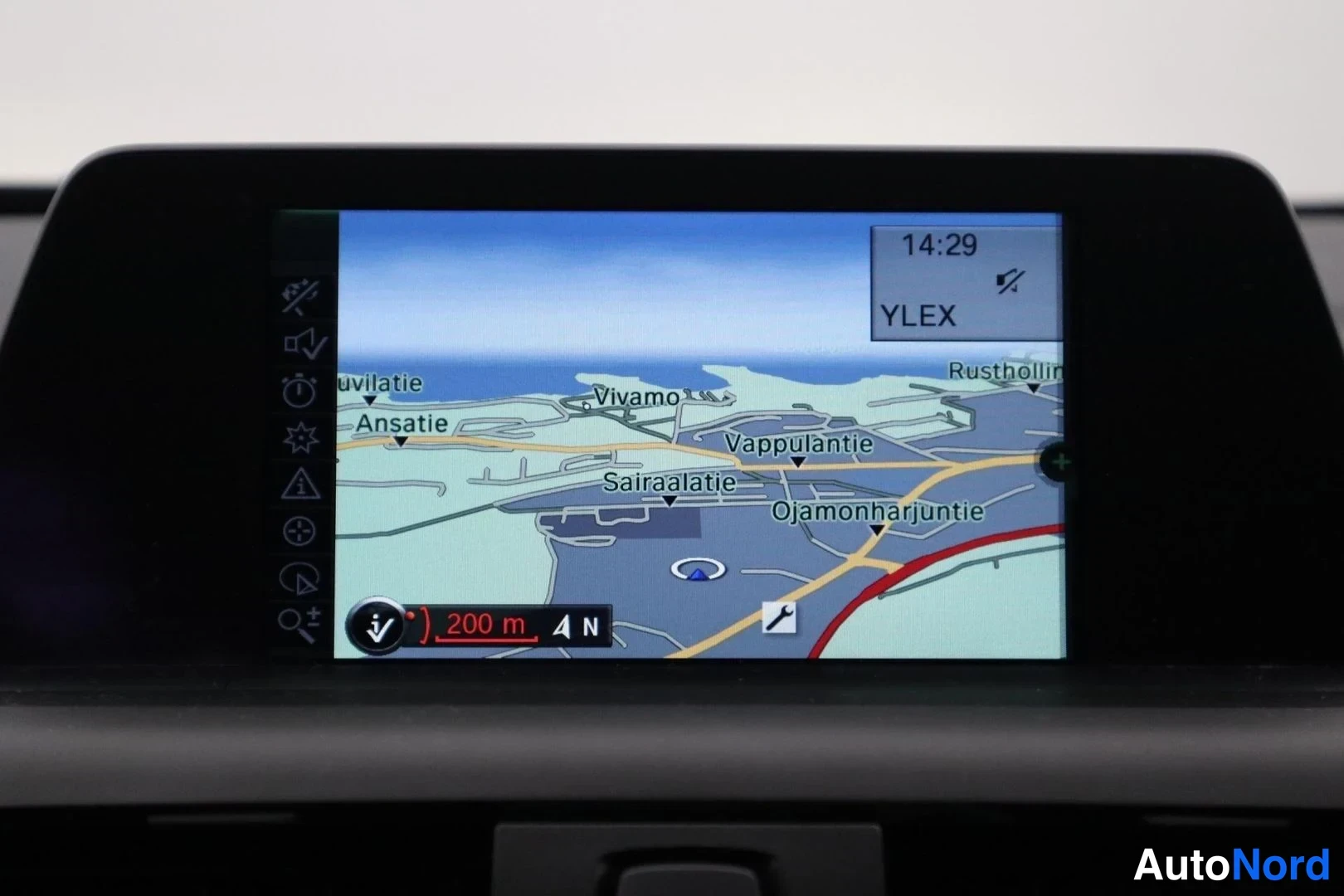 Ruskea BMW 220i 2014, yksityiskohta, kuva 24