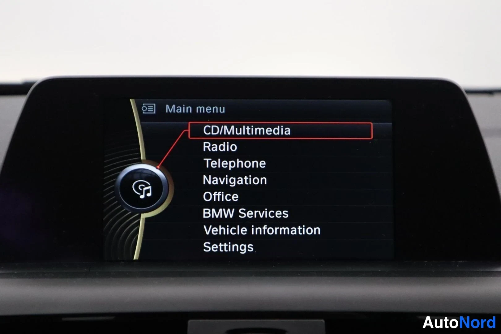 Ruskea BMW 220i 2014, yksityiskohta, kuva 26
