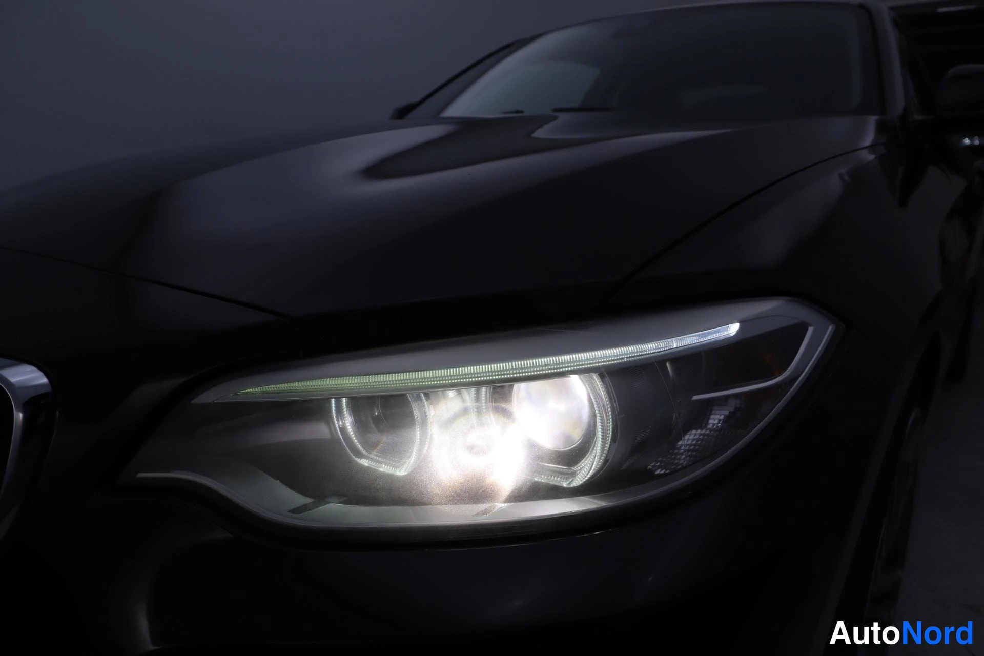 Ruskea BMW 220i 2014, edestä, kuva 3