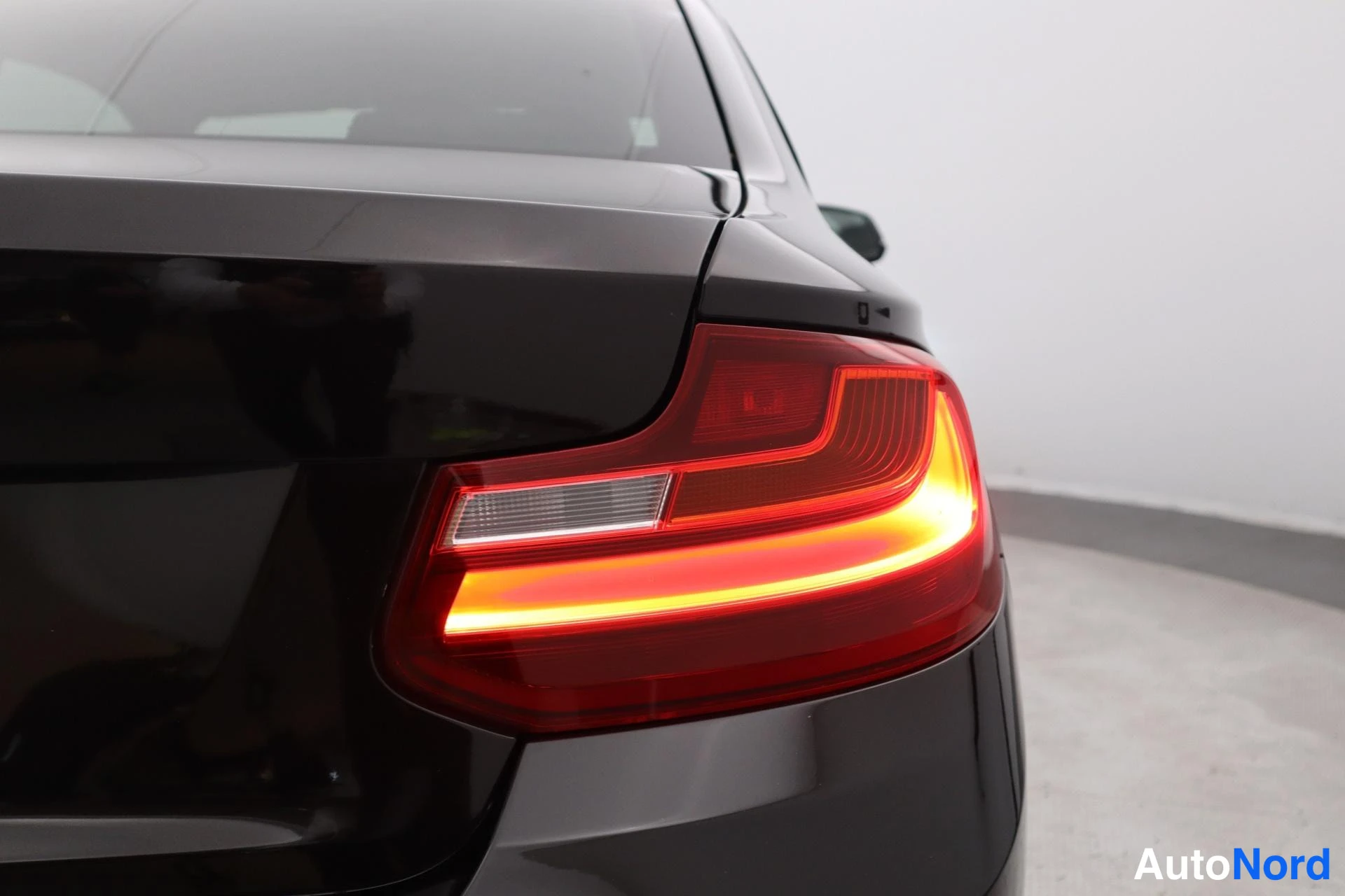 Ruskea BMW 220i 2014, takaa, kuva 5