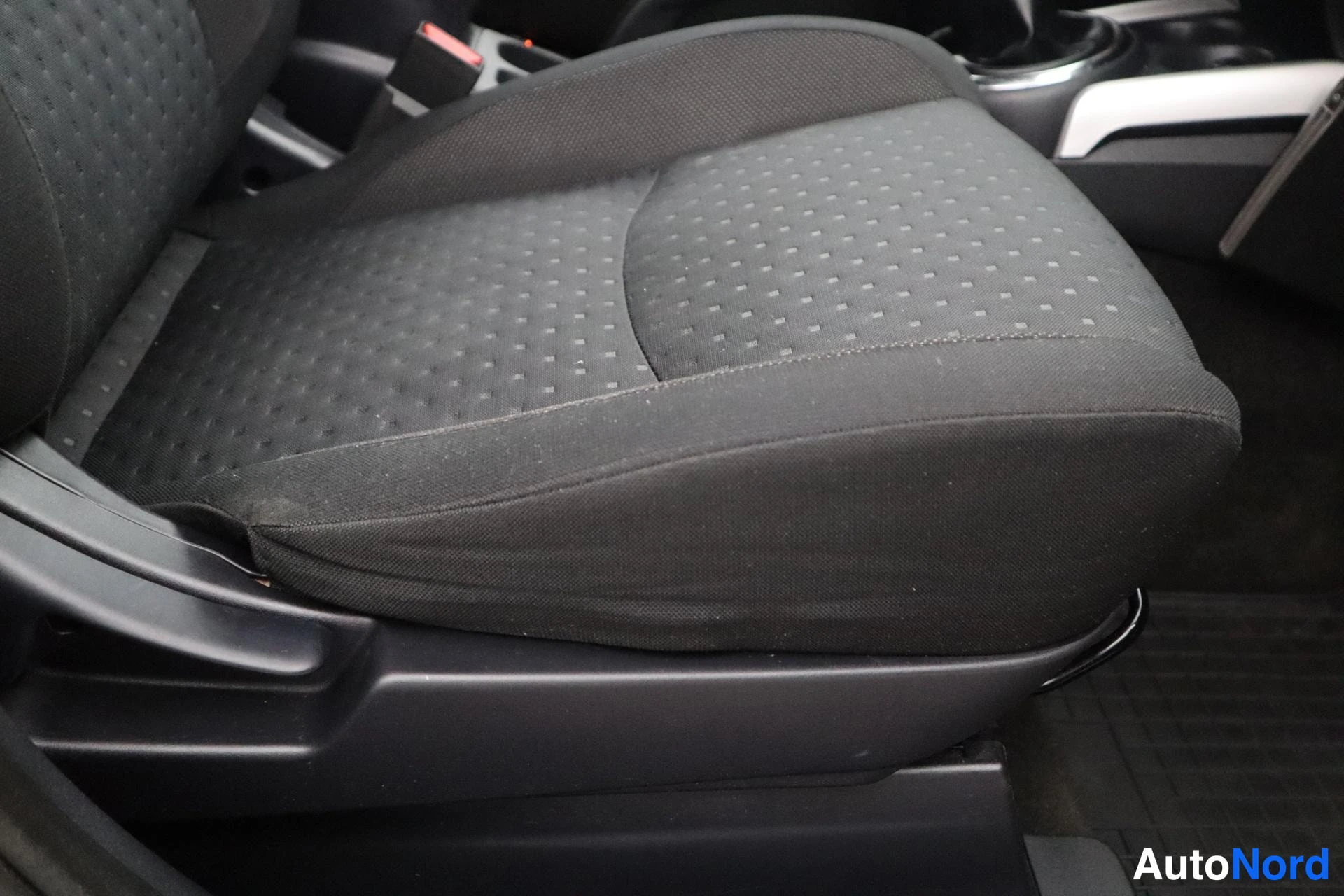 Punainen Mitsubishi ASX 2011, kuva 15