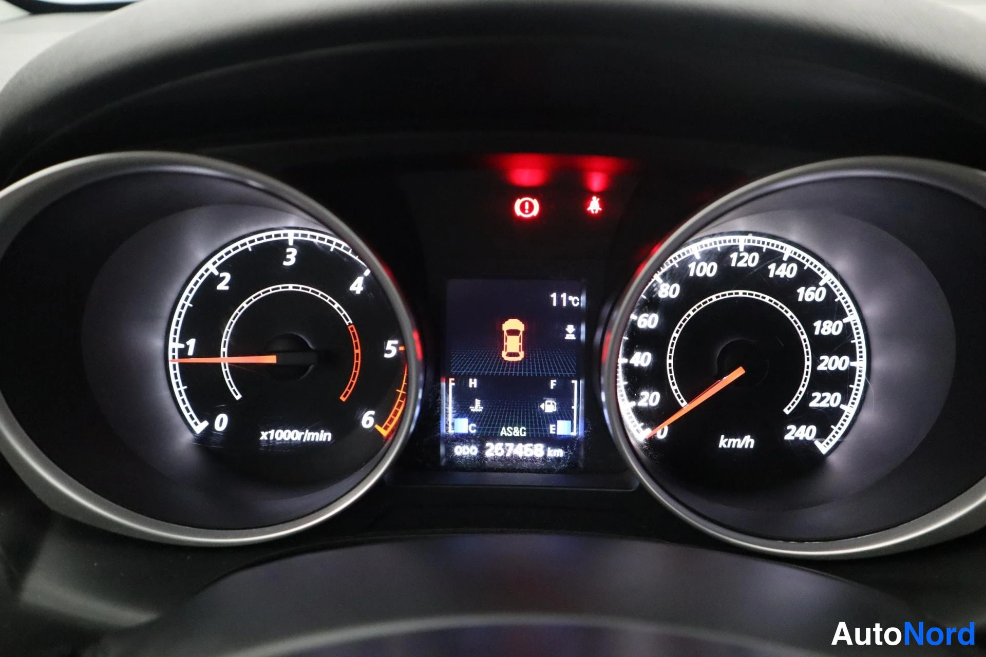 Punainen Mitsubishi ASX 2011, kuva 19