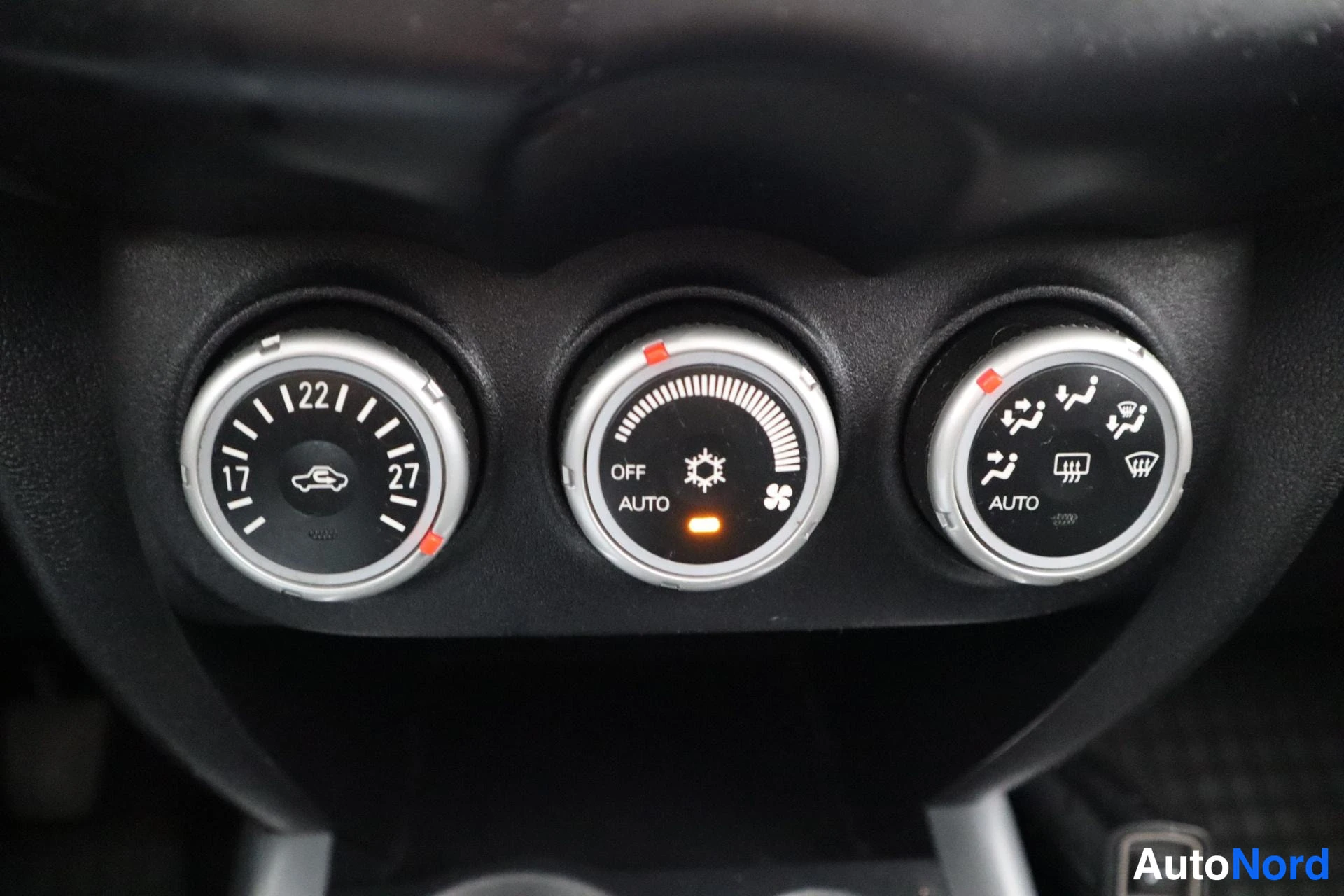 Punainen Mitsubishi ASX 2011, kuva 21