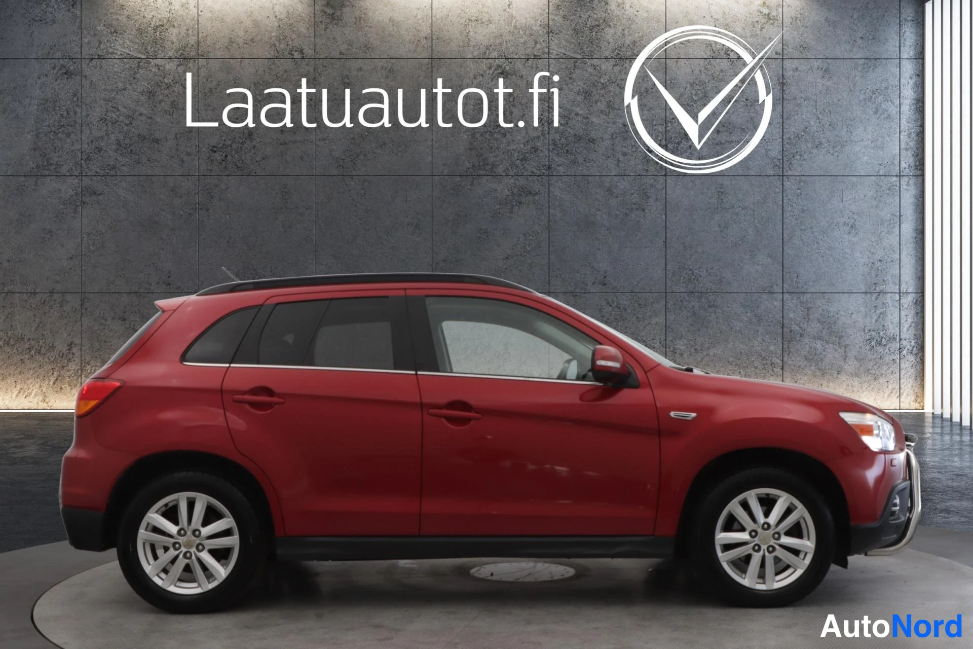 Punainen Mitsubishi ASX 2011, kuva 25