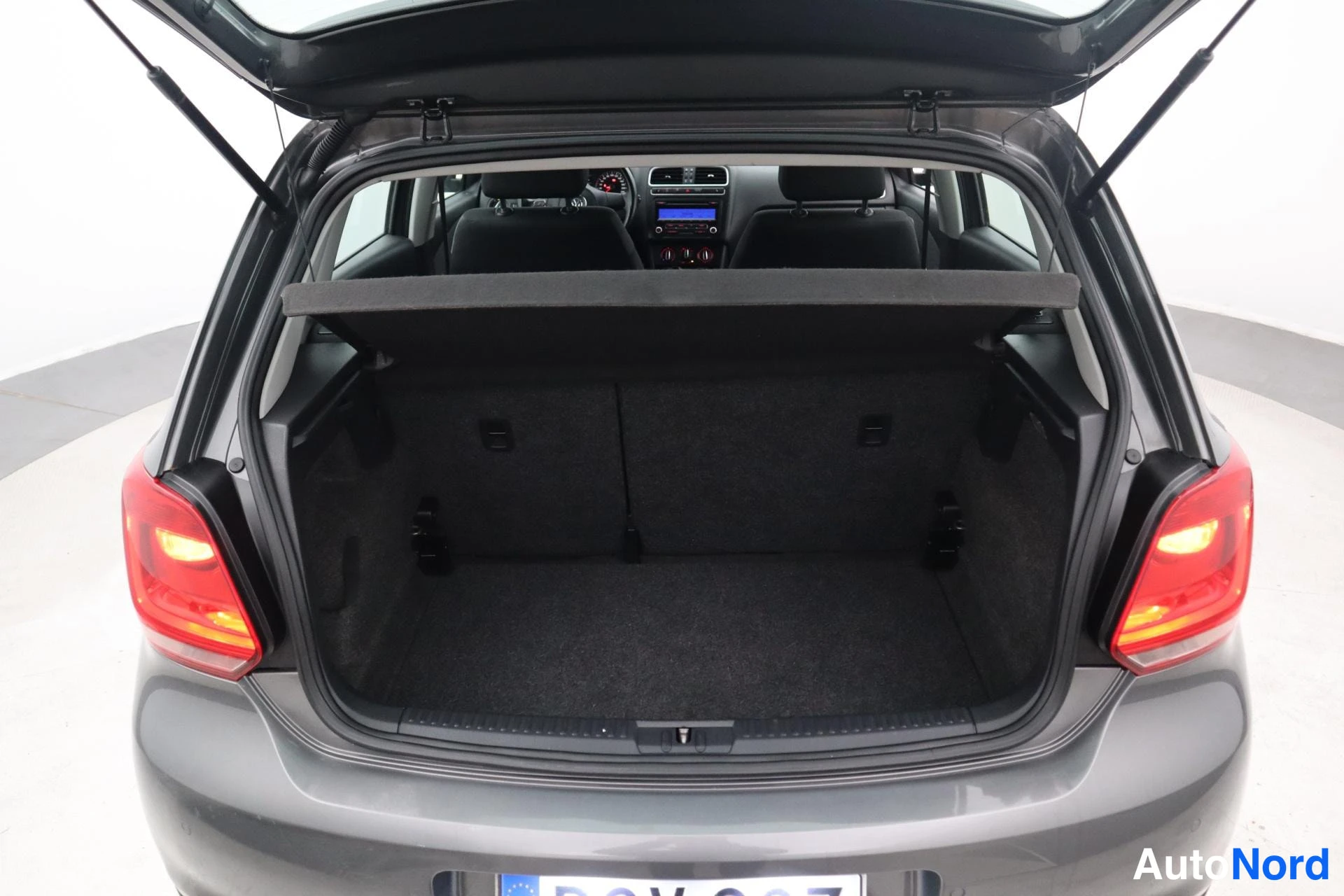 Harmaa Volkswagen Polo 2011, takaa, kuva 7