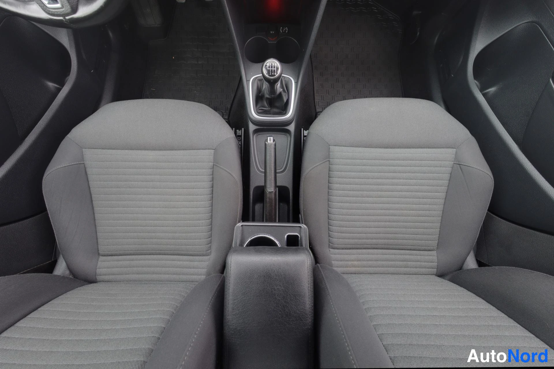 Harmaa Volkswagen Polo 2011, kuva 13