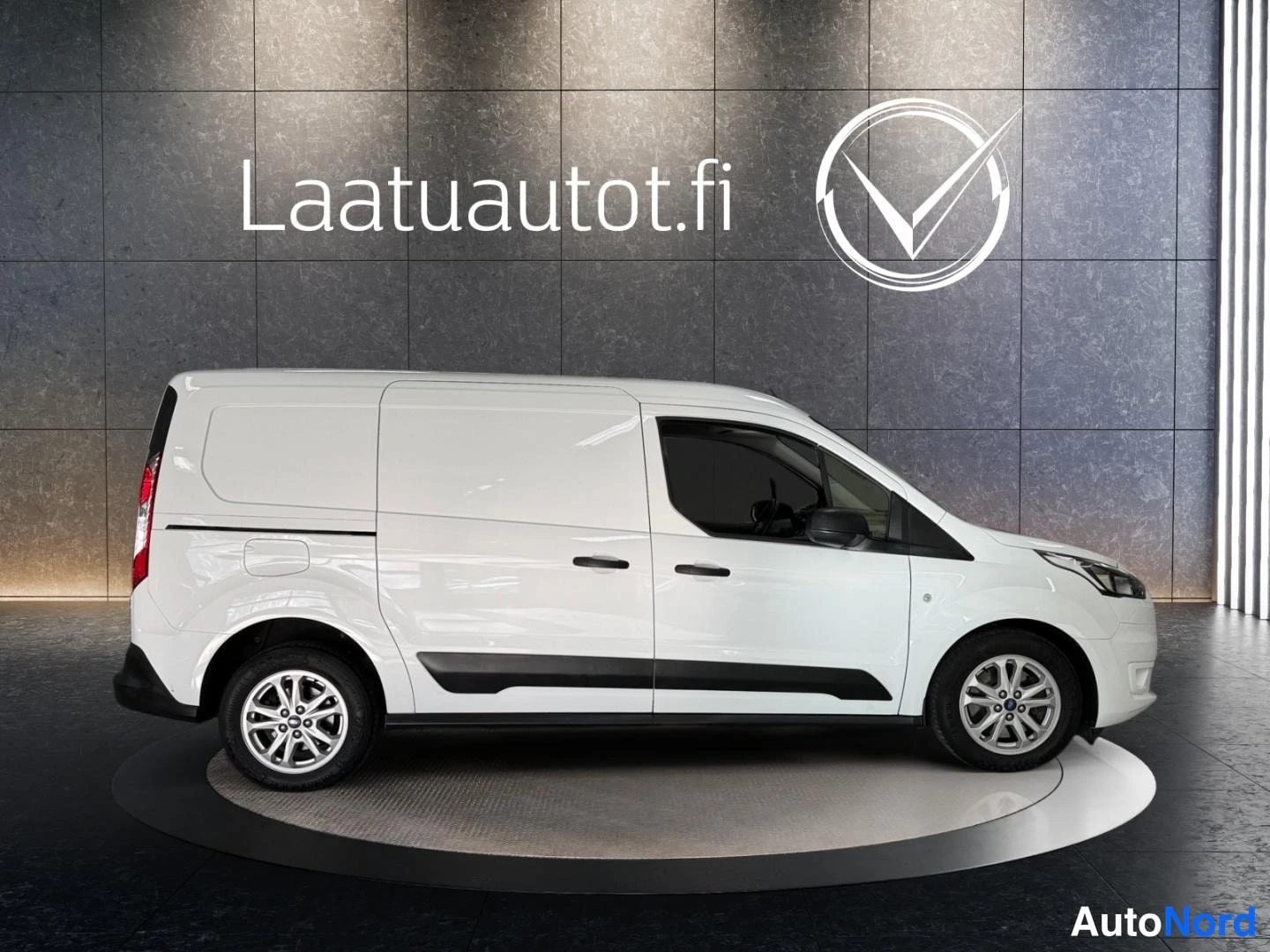 Valkoinen Ford Transit Connect 2022, etuviisto, keula oikealle, kuva 7