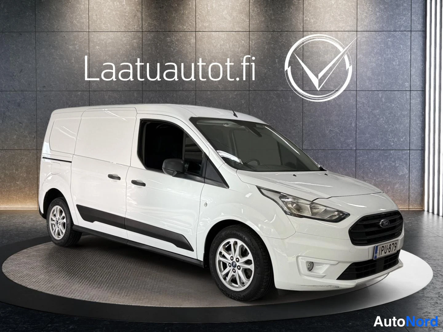 Valkoinen Ford Transit Connect 2022, etuviisto, keula oikealle, kuva 8