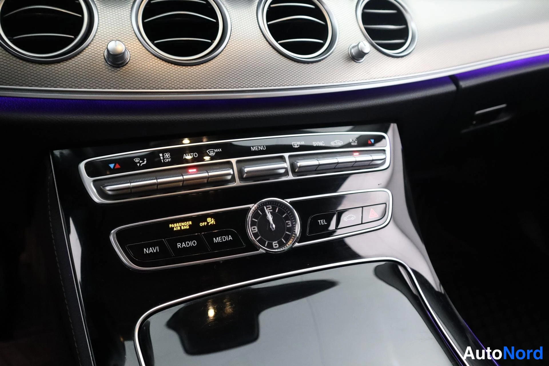 Sininen Mercedes-Benz E 2017, kuva 28