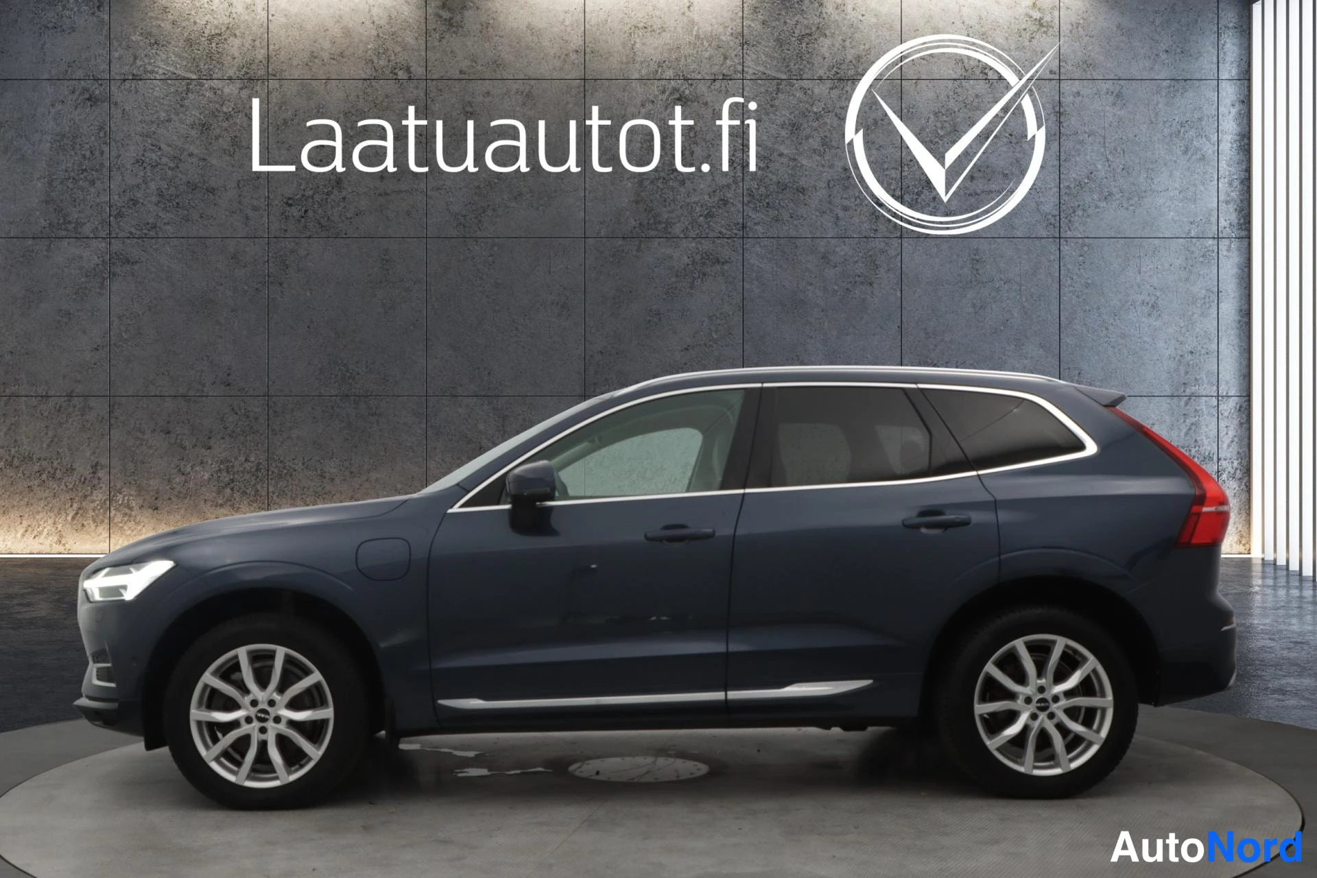 Sininen Volvo XC60 2018, kuva 31