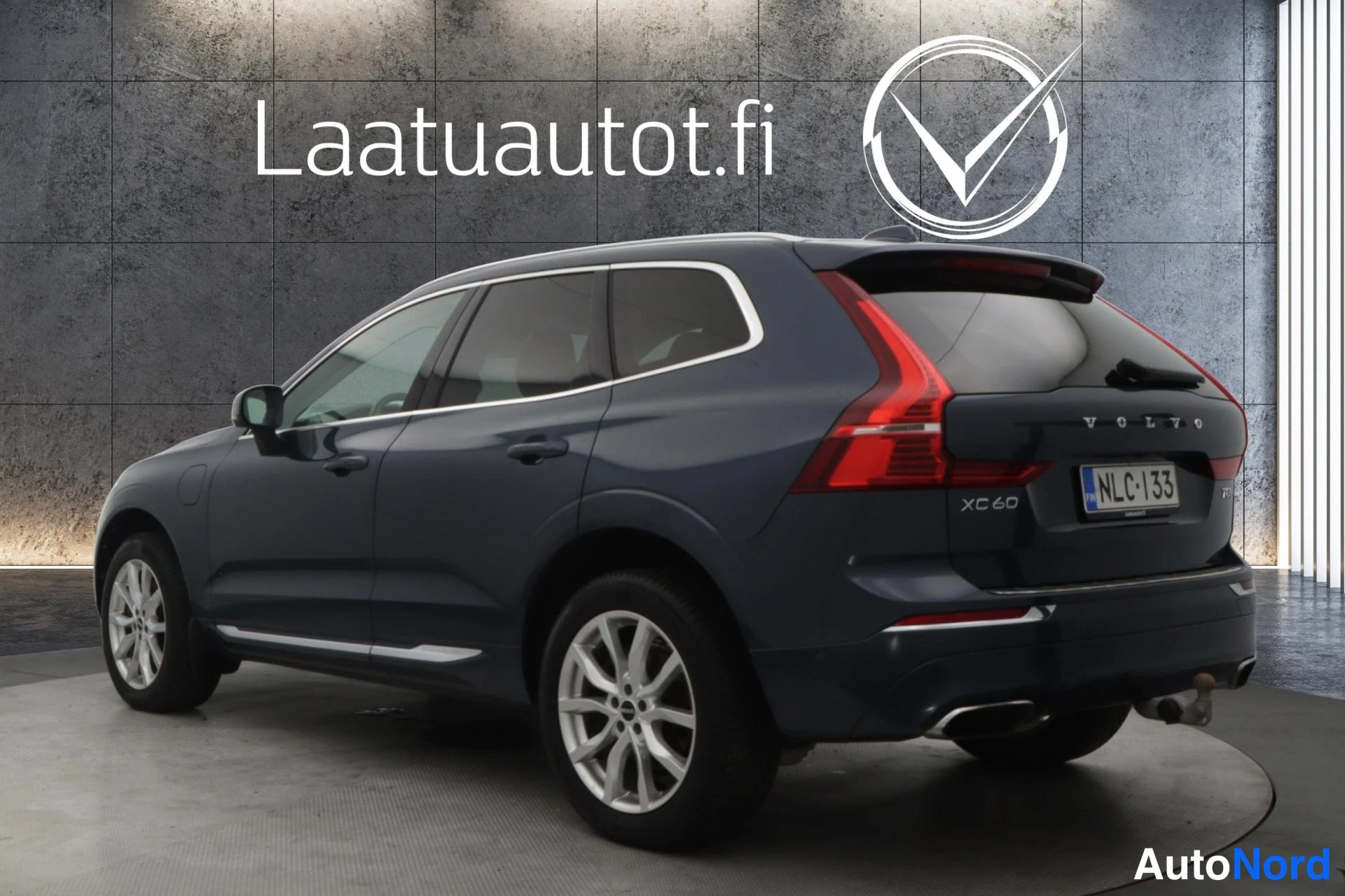 Sininen Volvo XC60 2018, kuva 32