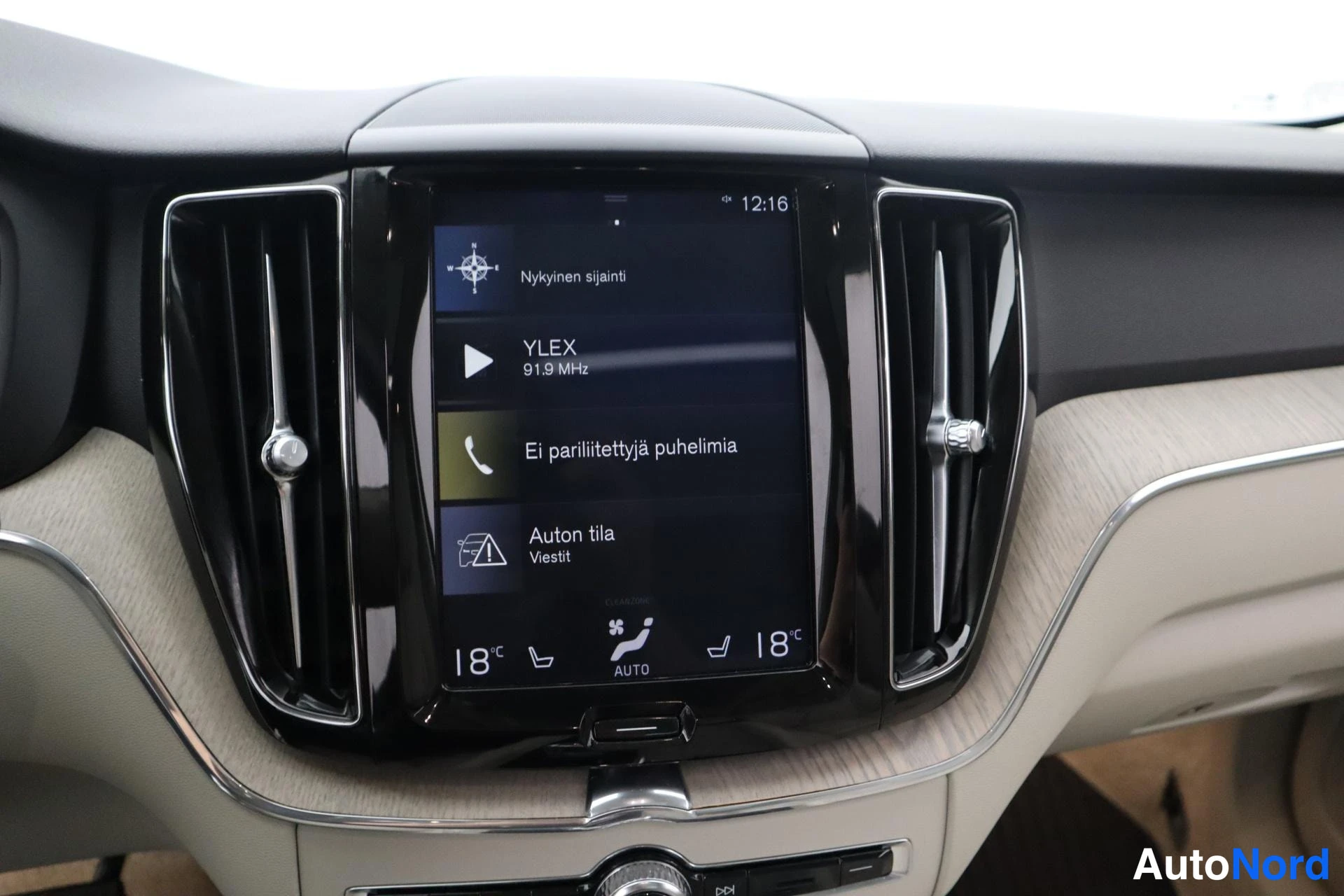 Sininen Volvo XC60 2018, kuva 18