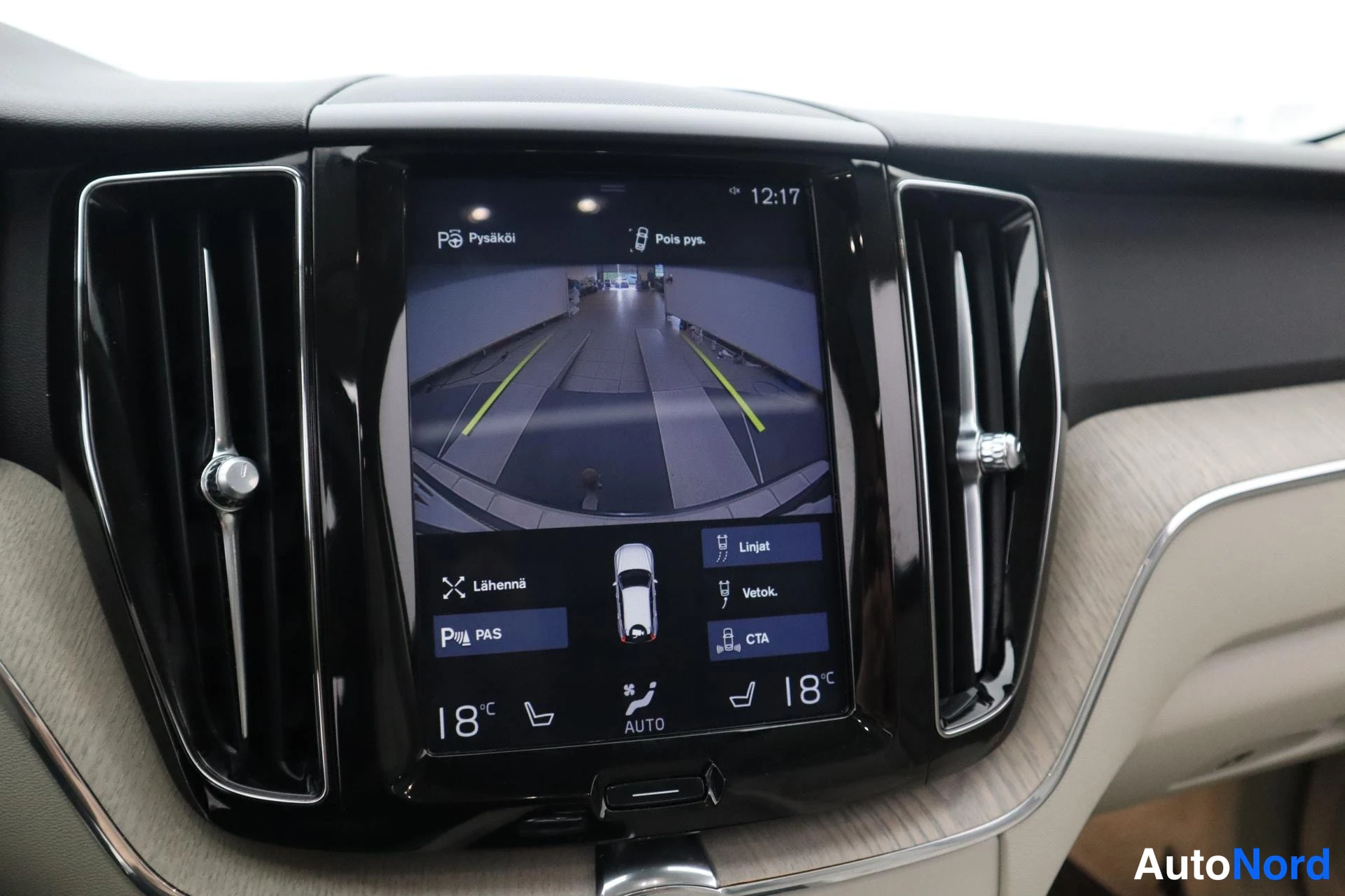 Sininen Volvo XC60 2018, kuva 38