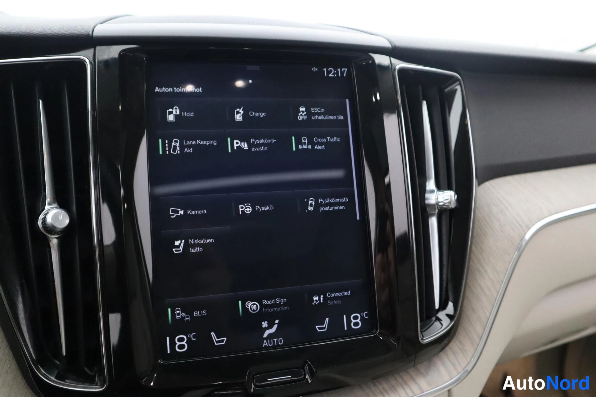 Sininen Volvo XC60 2018, kuva 20