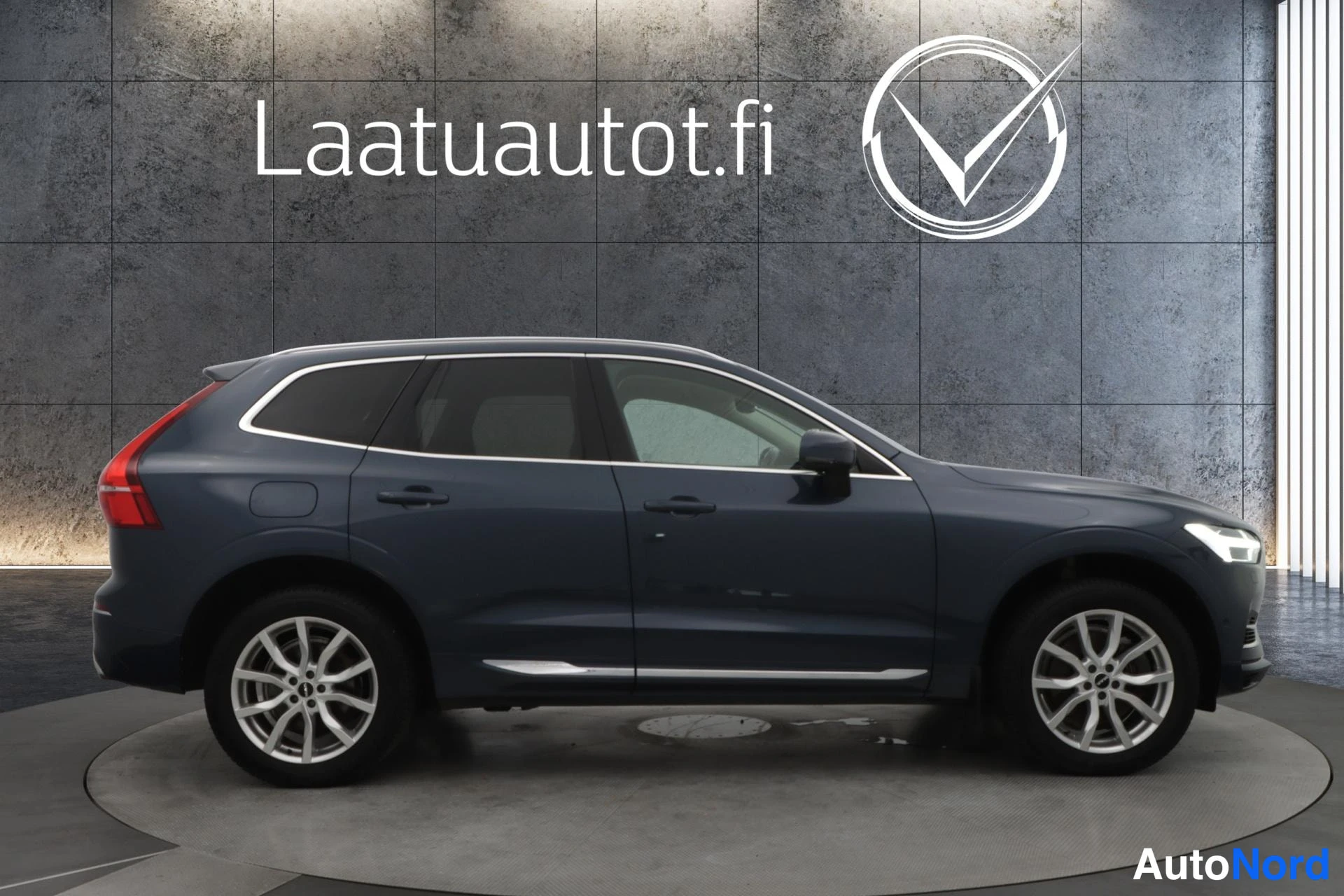 Sininen Volvo XC60 2018, kuva 33