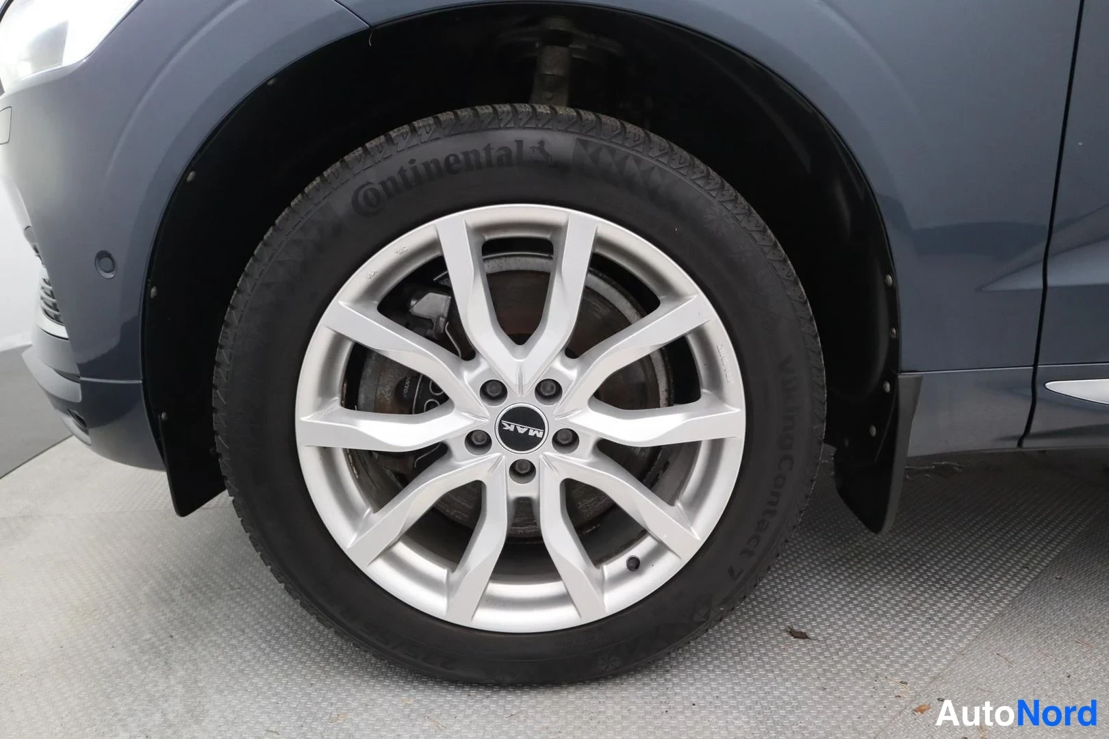 Sininen Volvo XC60 2018, yksityiskohta, kuva 19
