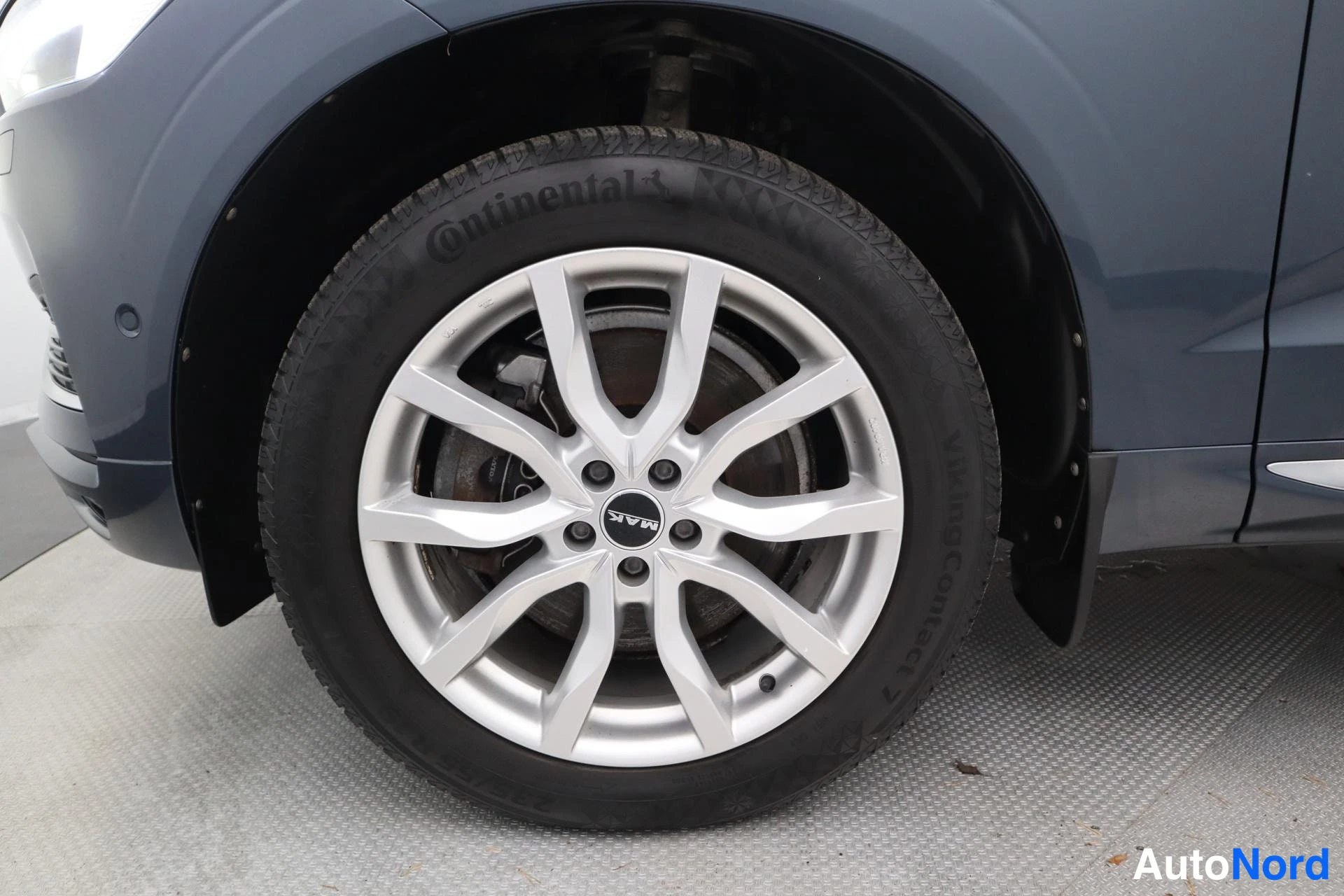 Sininen Volvo XC60 2018, kuva 6