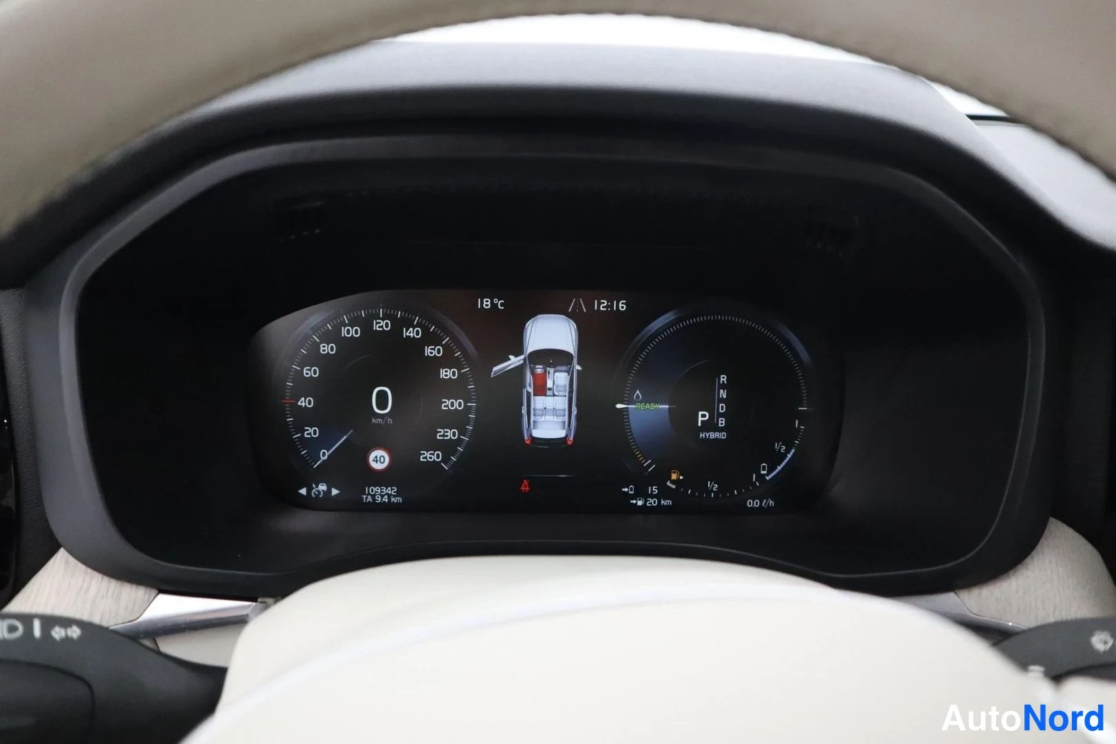 Sininen Volvo XC60 2018, yksityiskohta, kuva 21