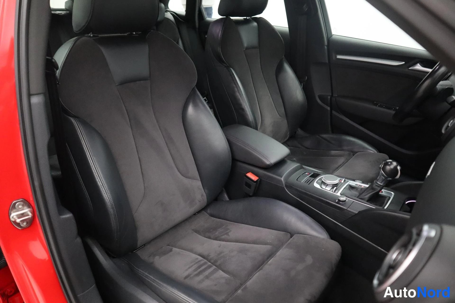 Punainen Audi A3 2016, kuva 20