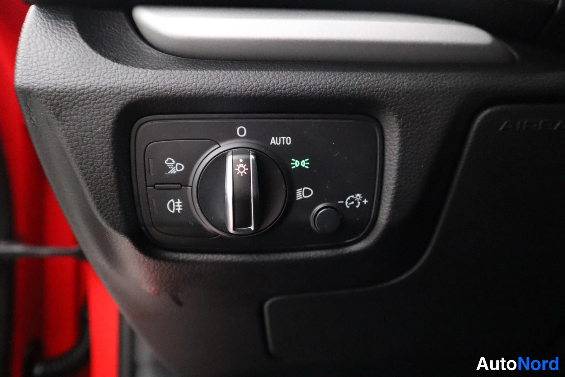 Punainen Audi A3 2016, kuva 29
