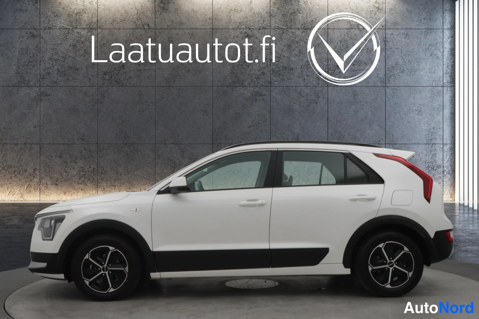Valkoinen Kia Niro 2025, kuva 26