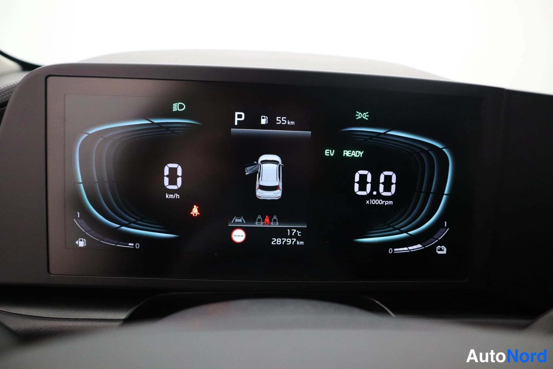 Valkoinen Kia Niro 2025, kuva 11