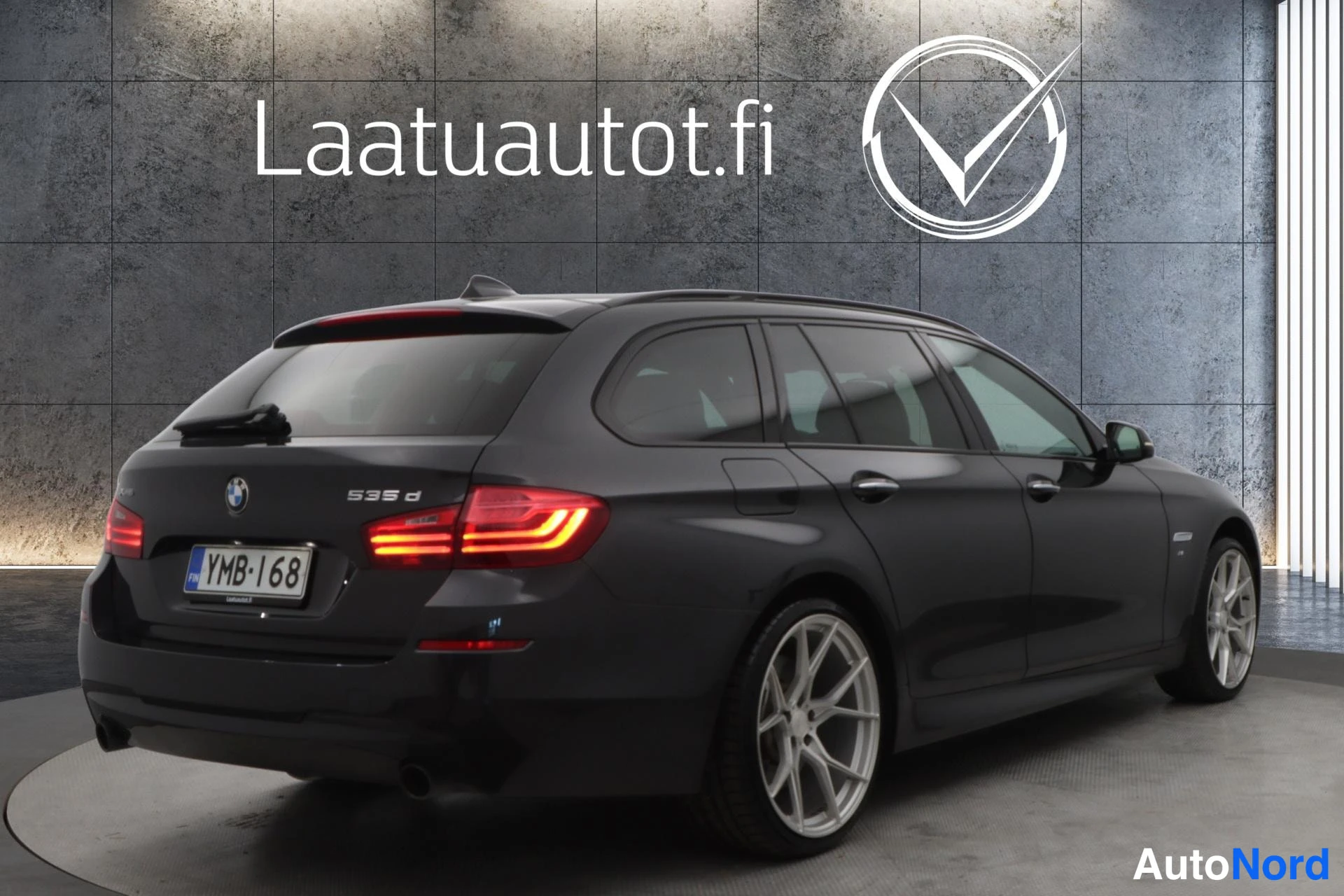 Harmaa BMW 535d xDrive 2013, takaviisto, kuva 6