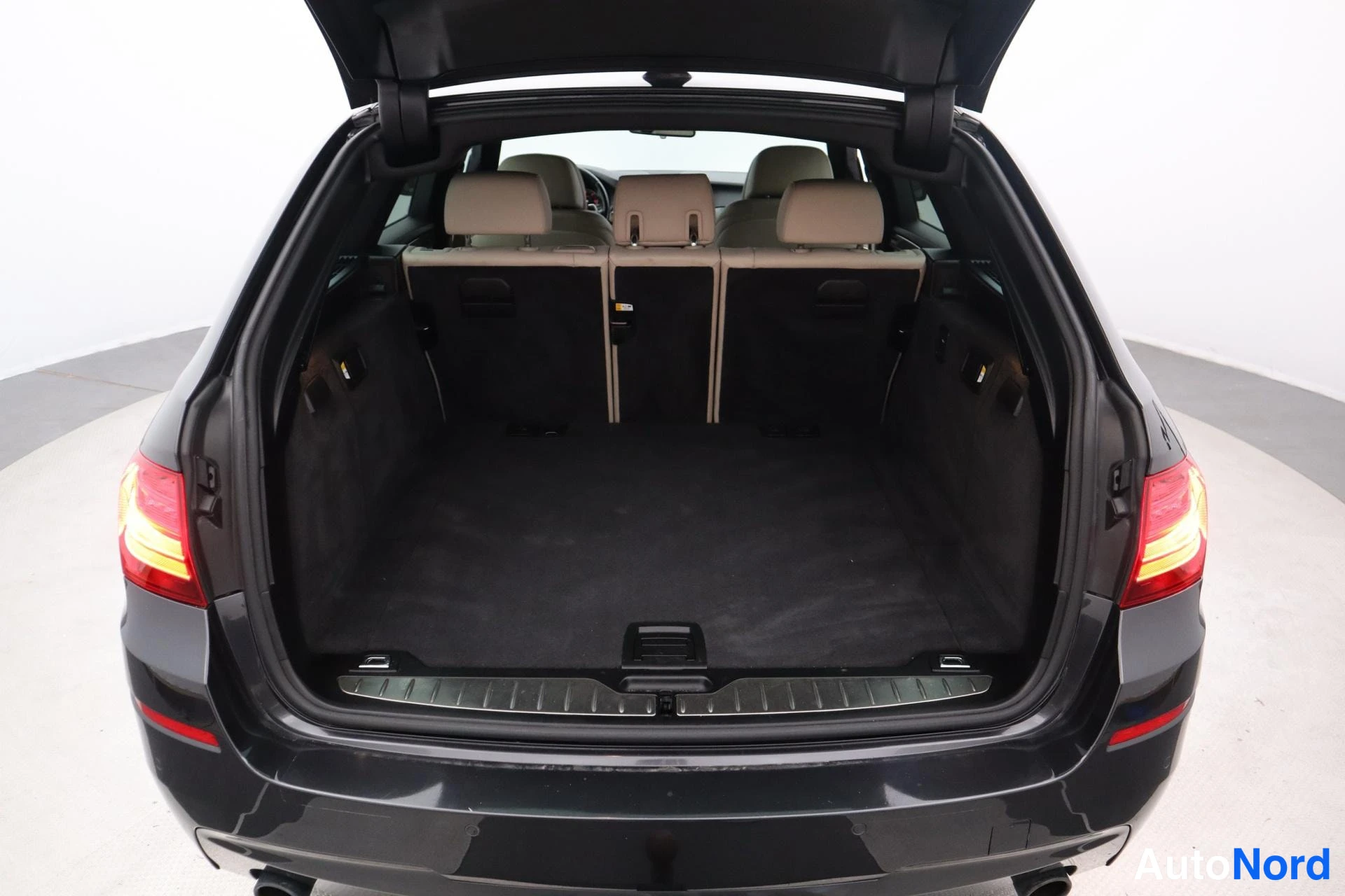 Harmaa BMW 535d xDrive 2013, takaa, kuva 7