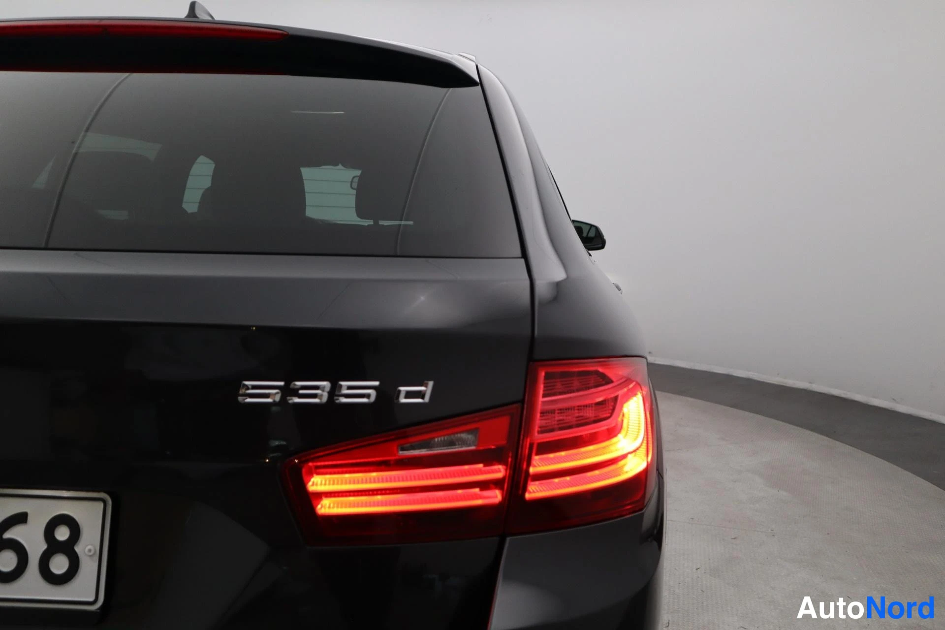 Harmaa BMW 535d xDrive 2013, takaa, kuva 8