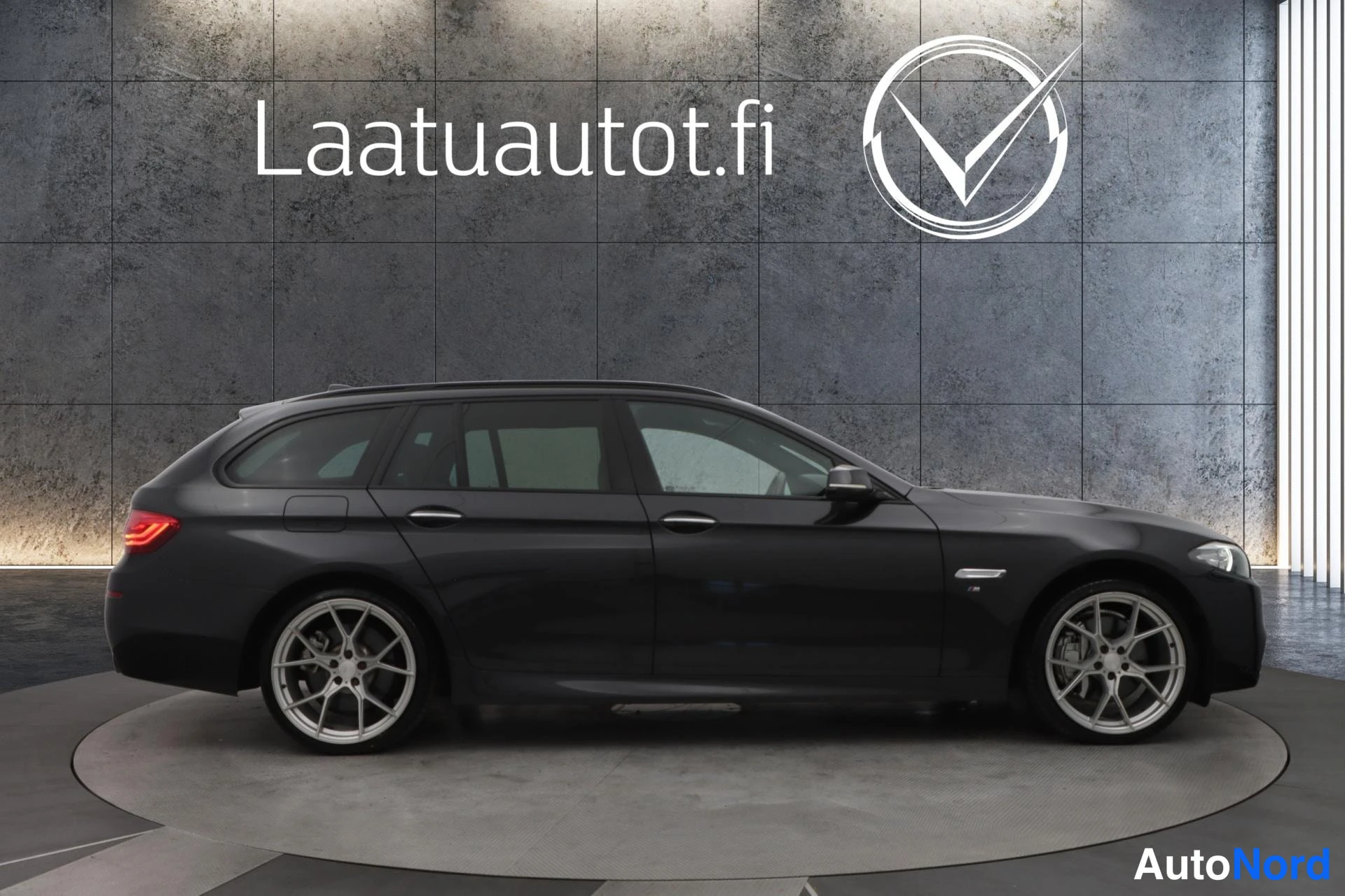 Harmaa BMW 535d xDrive 2013, kuva 39