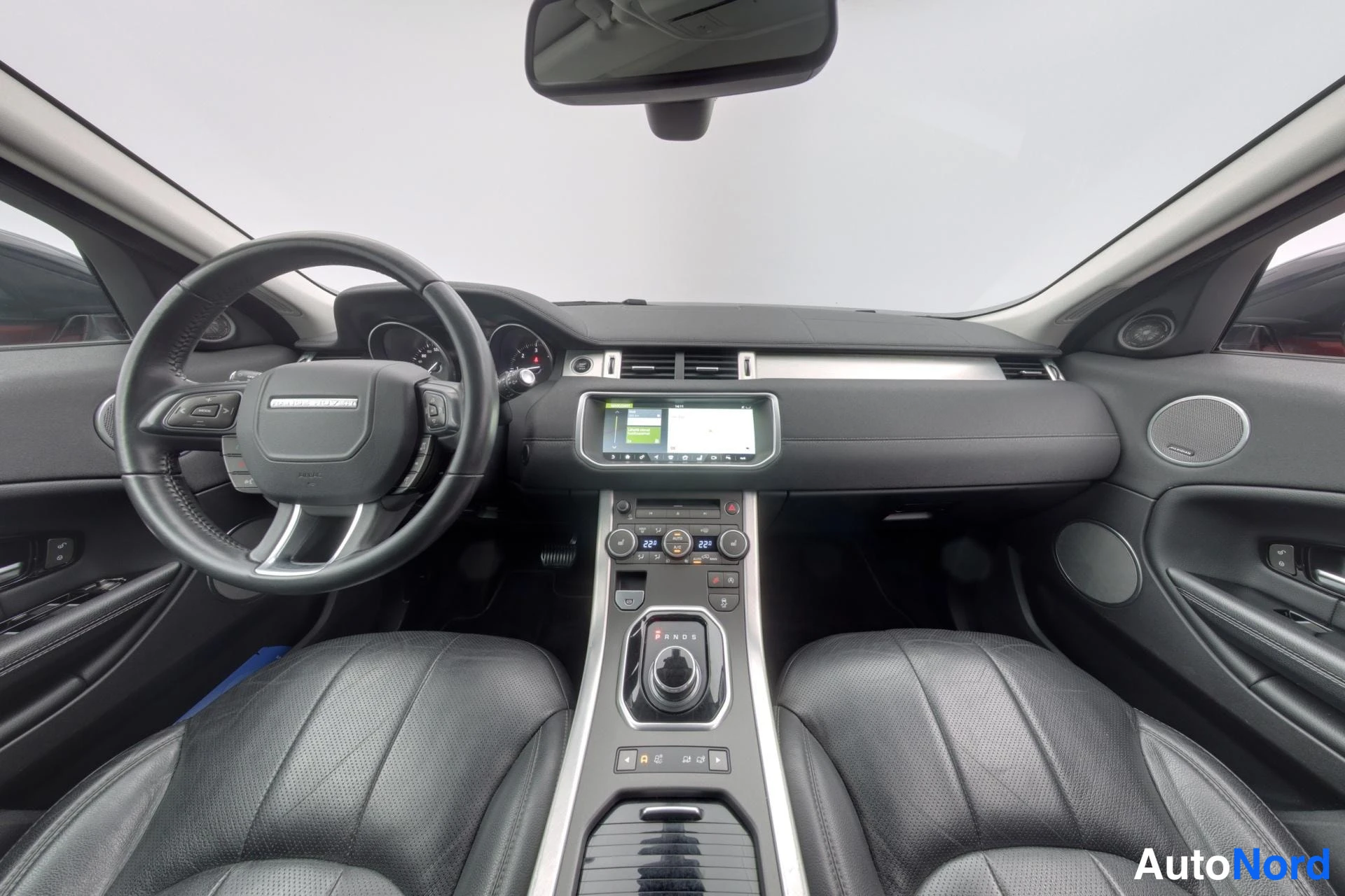 Punainen Land Rover Range Rover Evoque 2017, kuva 13