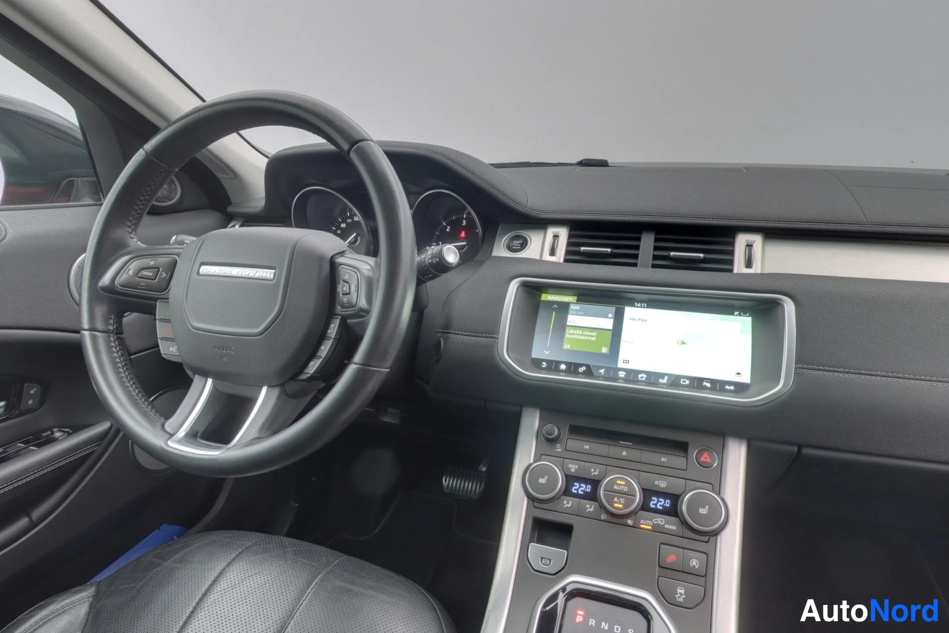 Punainen Land Rover Range Rover Evoque 2017, kuva 18