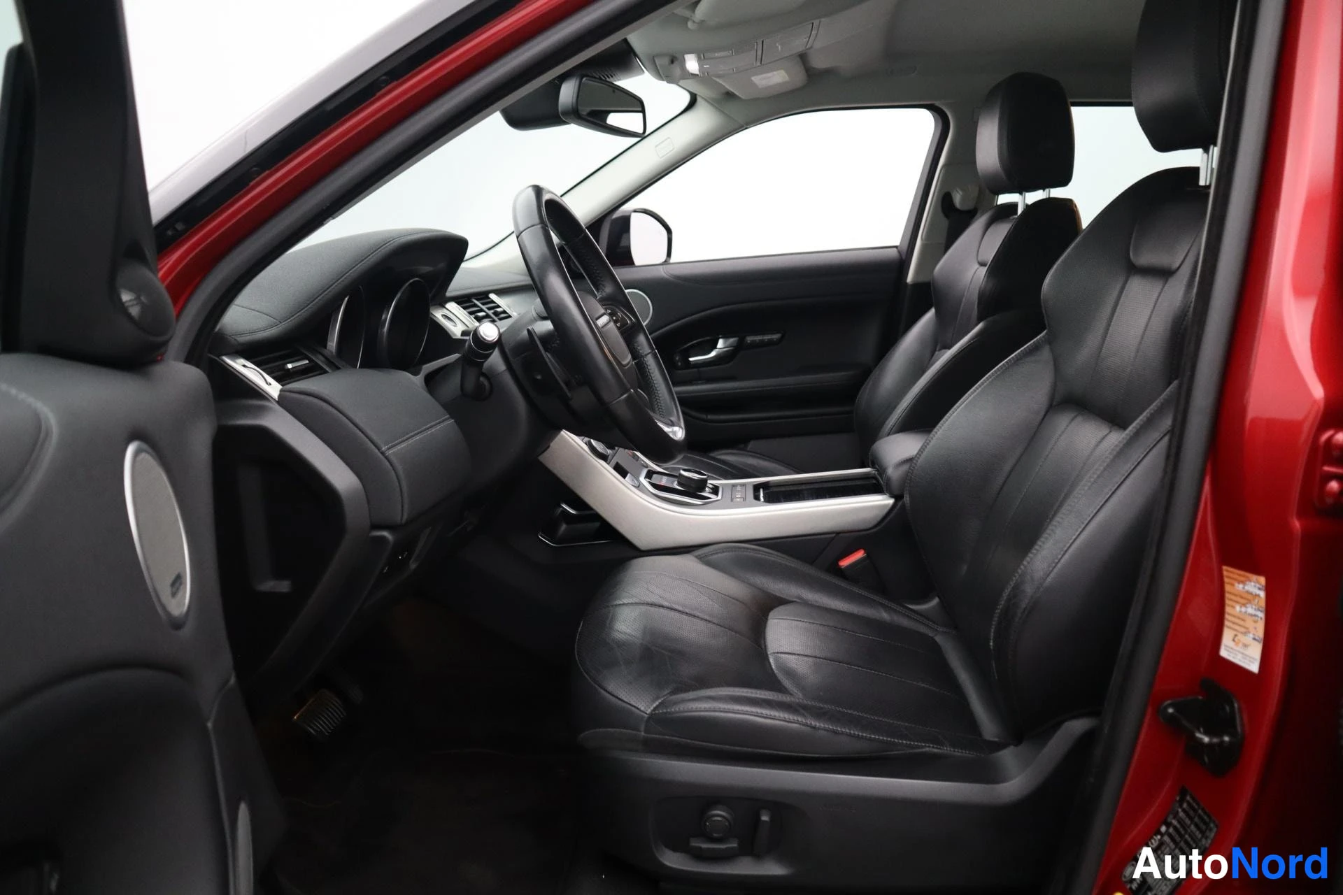 Punainen Land Rover Range Rover Evoque 2017, kuva 20