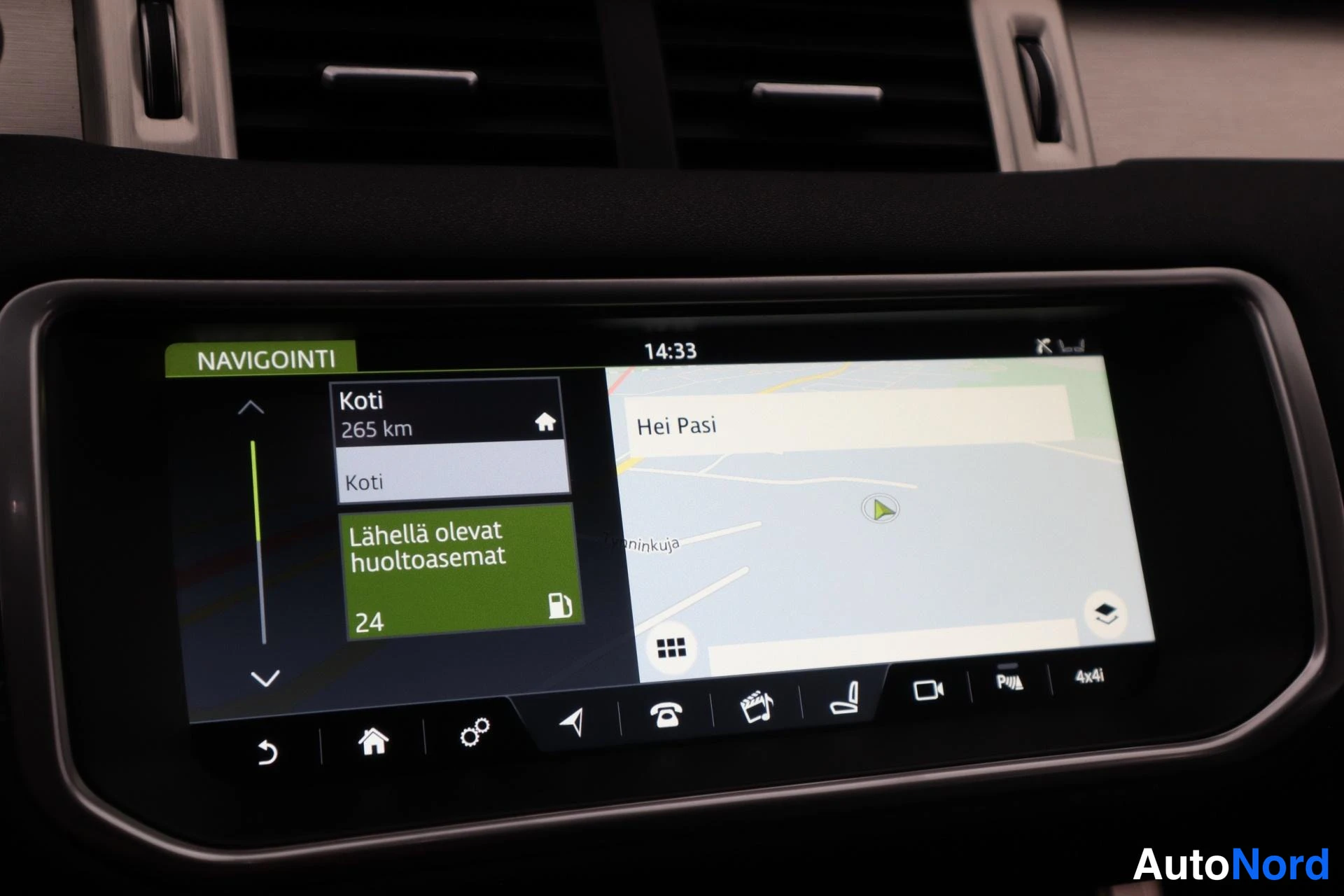 Punainen Land Rover Range Rover Evoque 2017, kuva 27