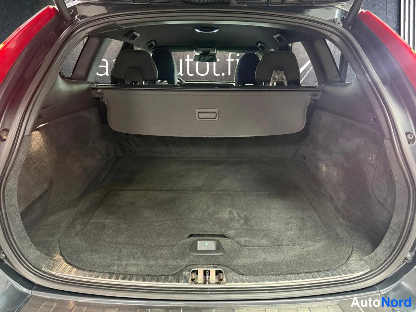 Harmaa Volvo XC60 2014, kuva 24