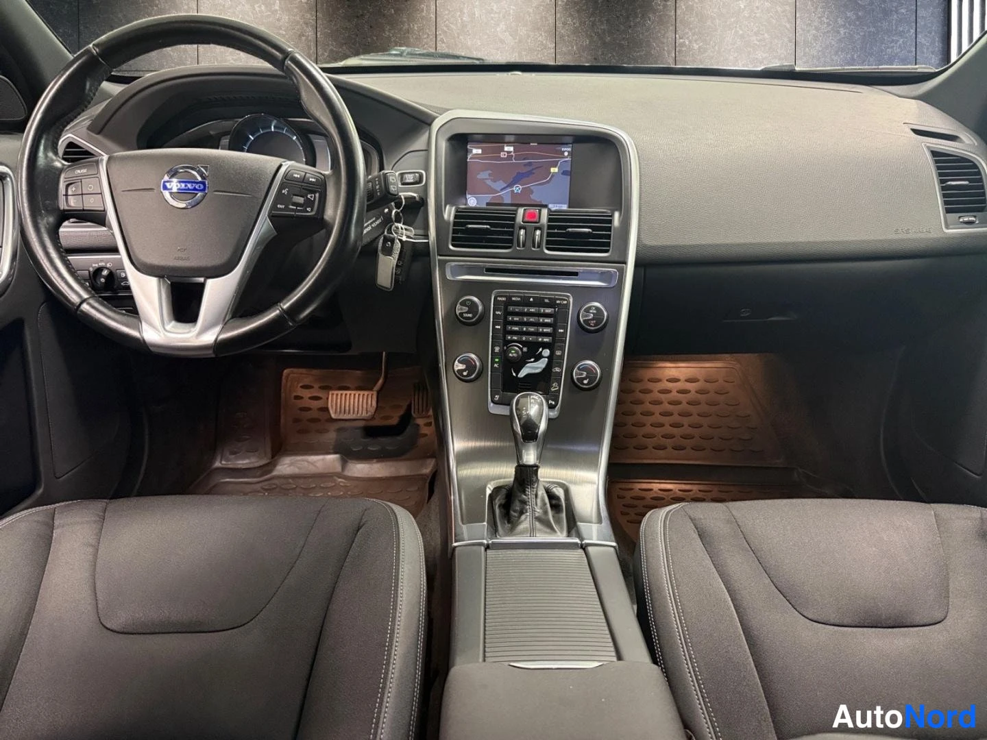 Harmaa Volvo XC60 2014, kuva 9