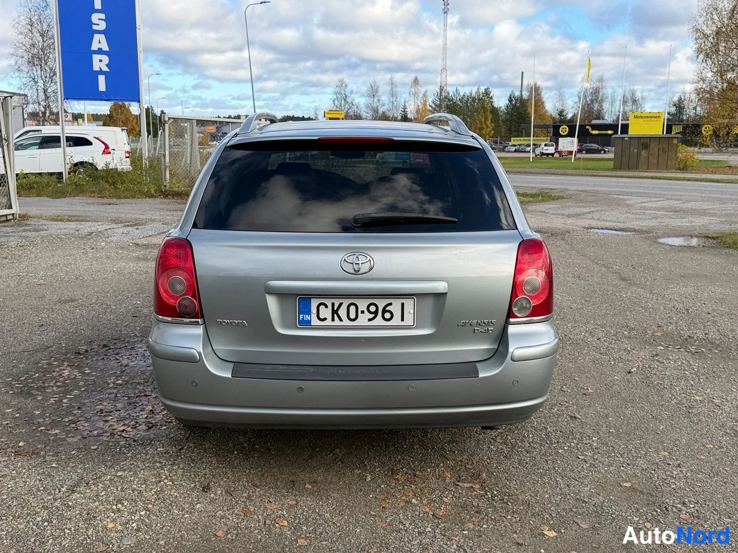 Harmaa Toyota Avensis 2008, takaa, kuva 8