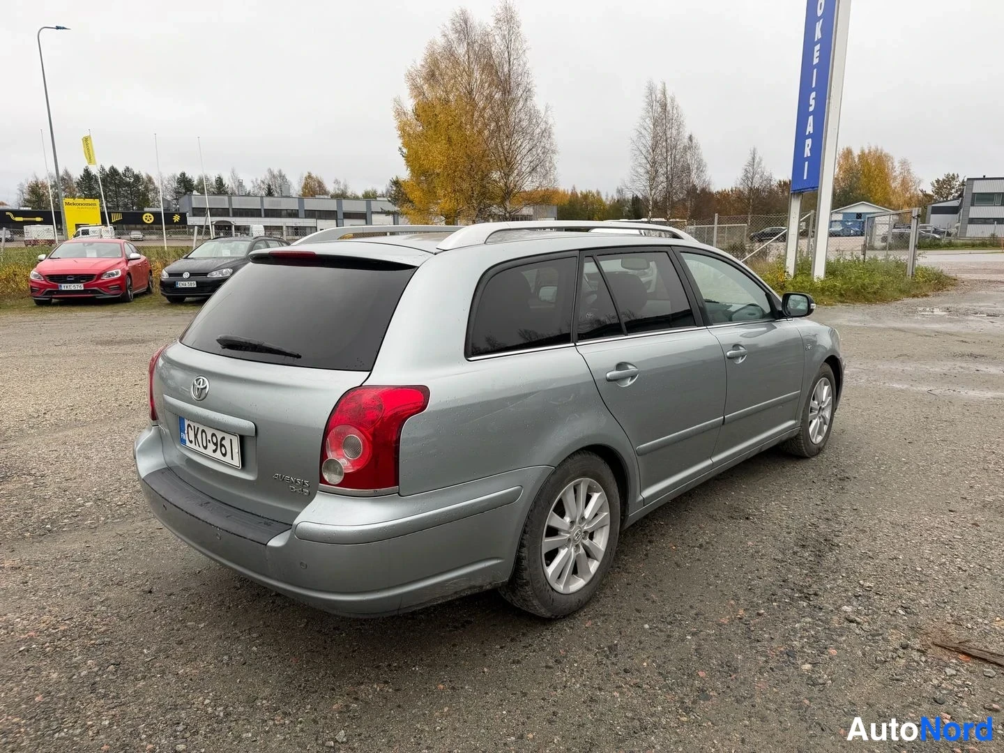 Harmaa Toyota Avensis 2008, takaviisto, kuva 3