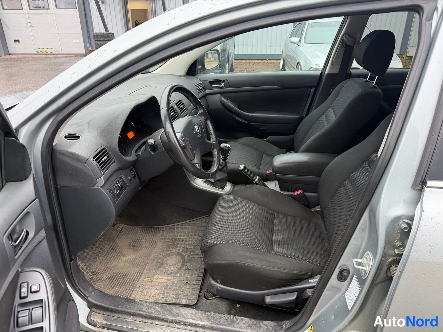 Harmaa Toyota Avensis 2008, kuva 7