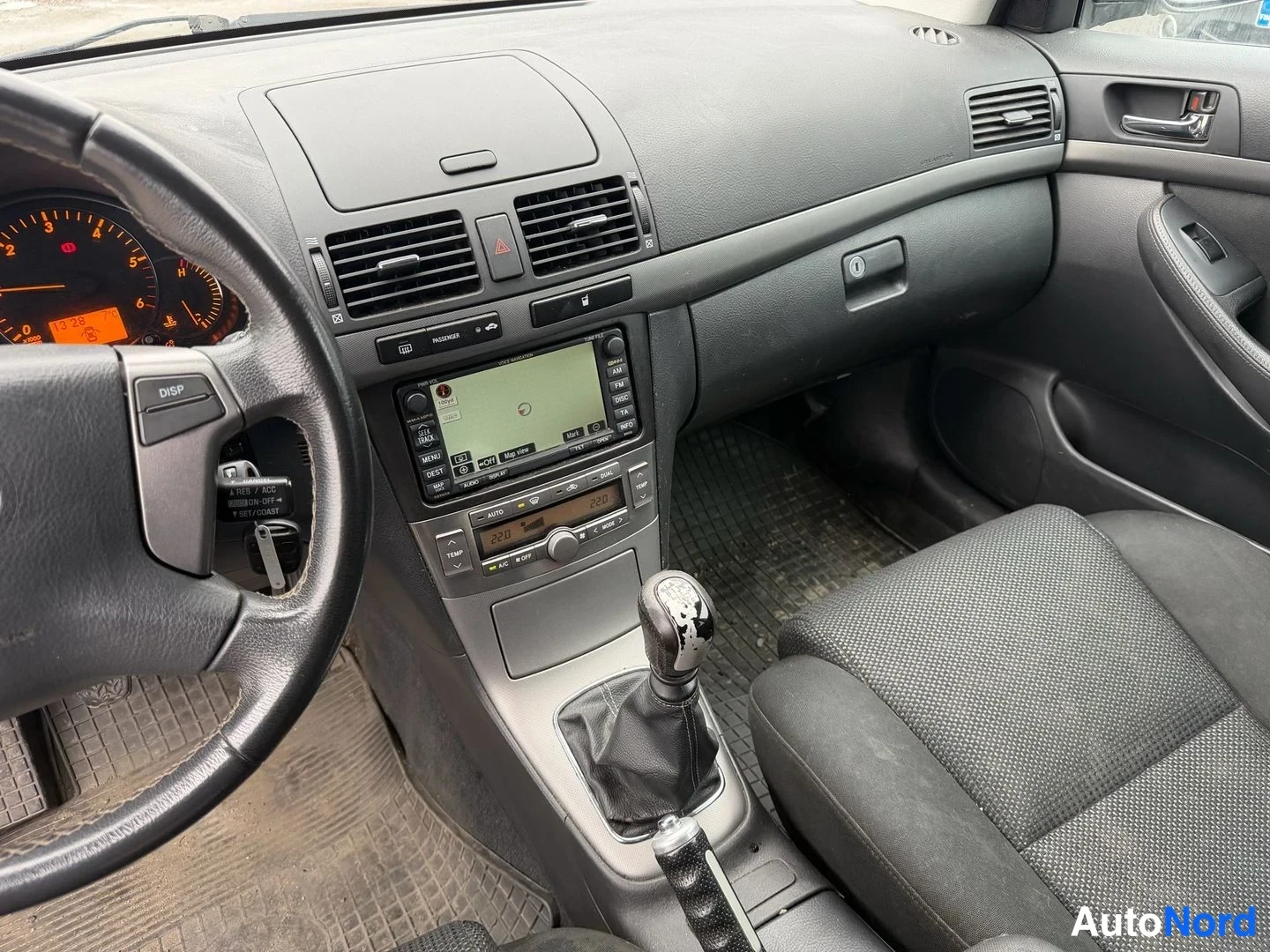 Harmaa Toyota Avensis 2008, kuva 8