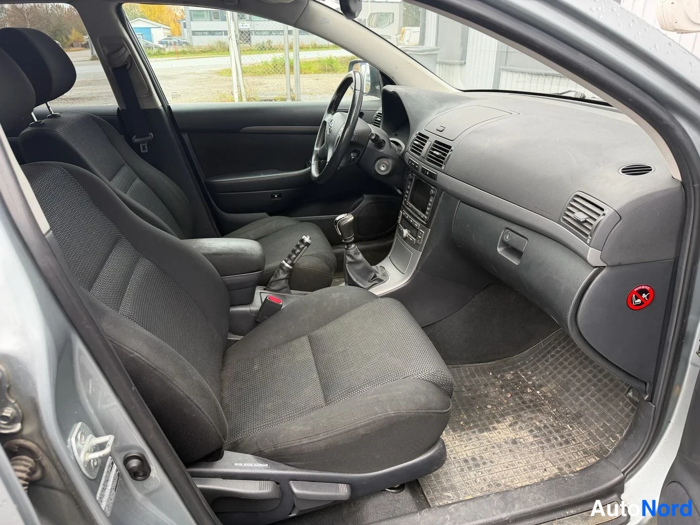 Harmaa Toyota Avensis 2008, kuva 9