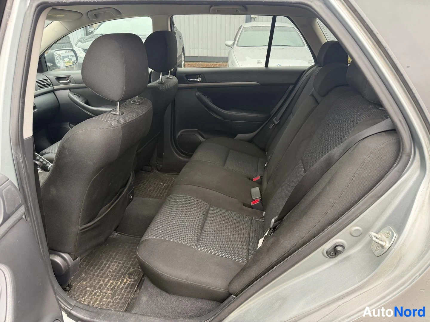 Harmaa Toyota Avensis 2008, kuva 10