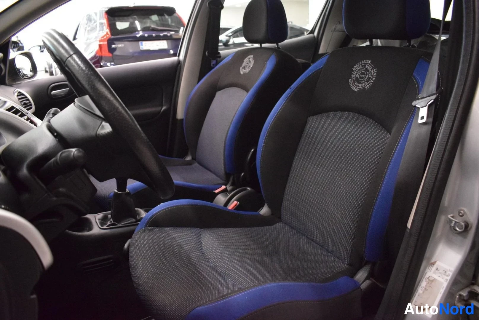 Harmaa Peugeot 206+ 2013, etuistuimet, kuva 10