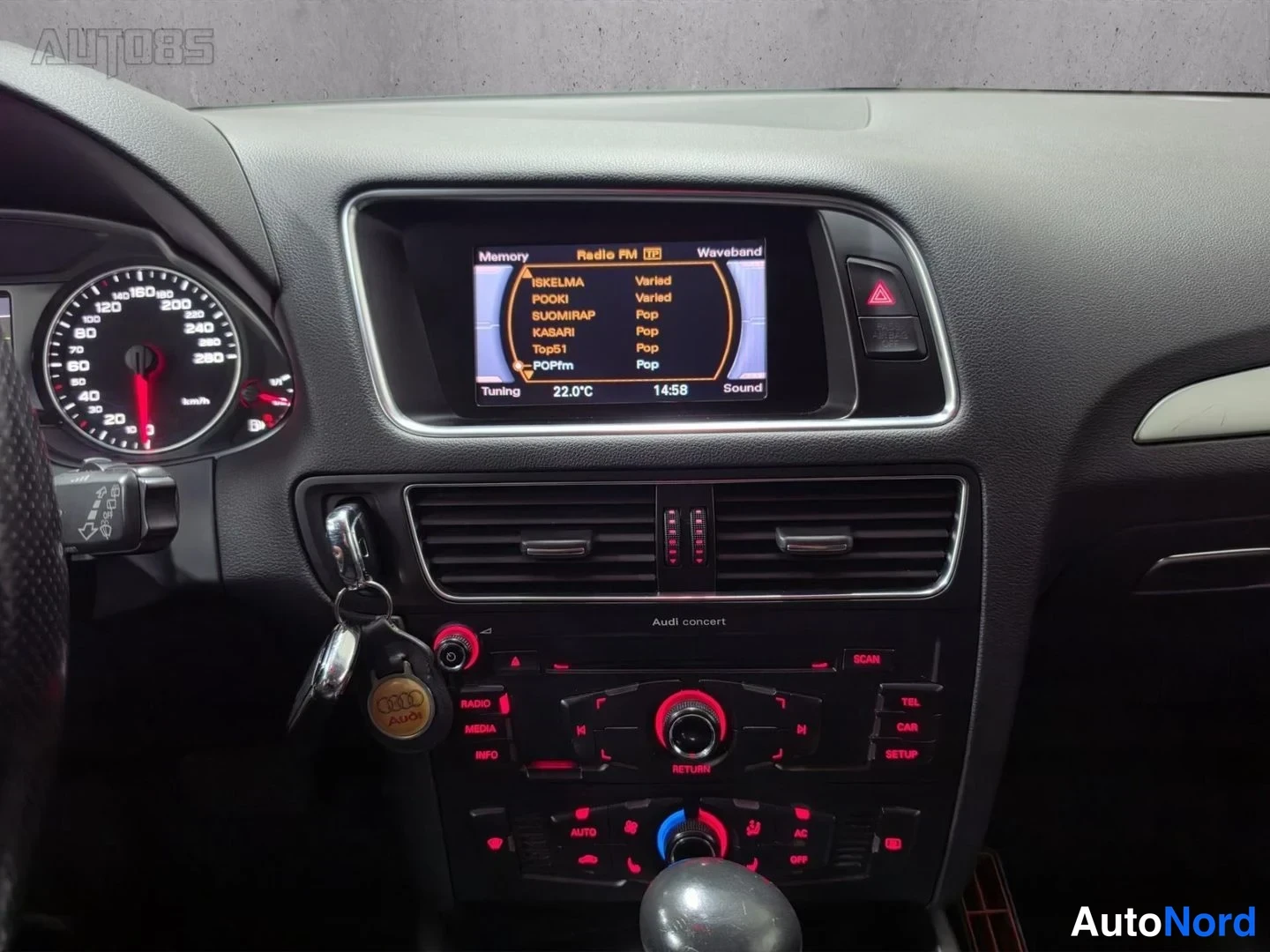 Harmaa Audi Q5 2011, ohjaamo, kuva 12