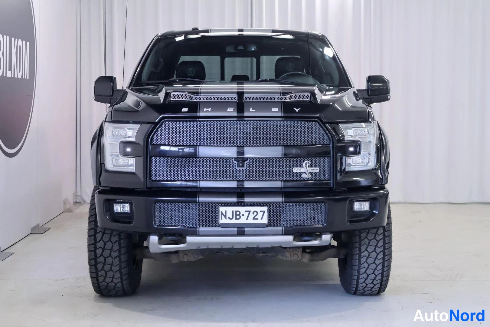 Musta Ford F-150 2017, edestä, kuva 4