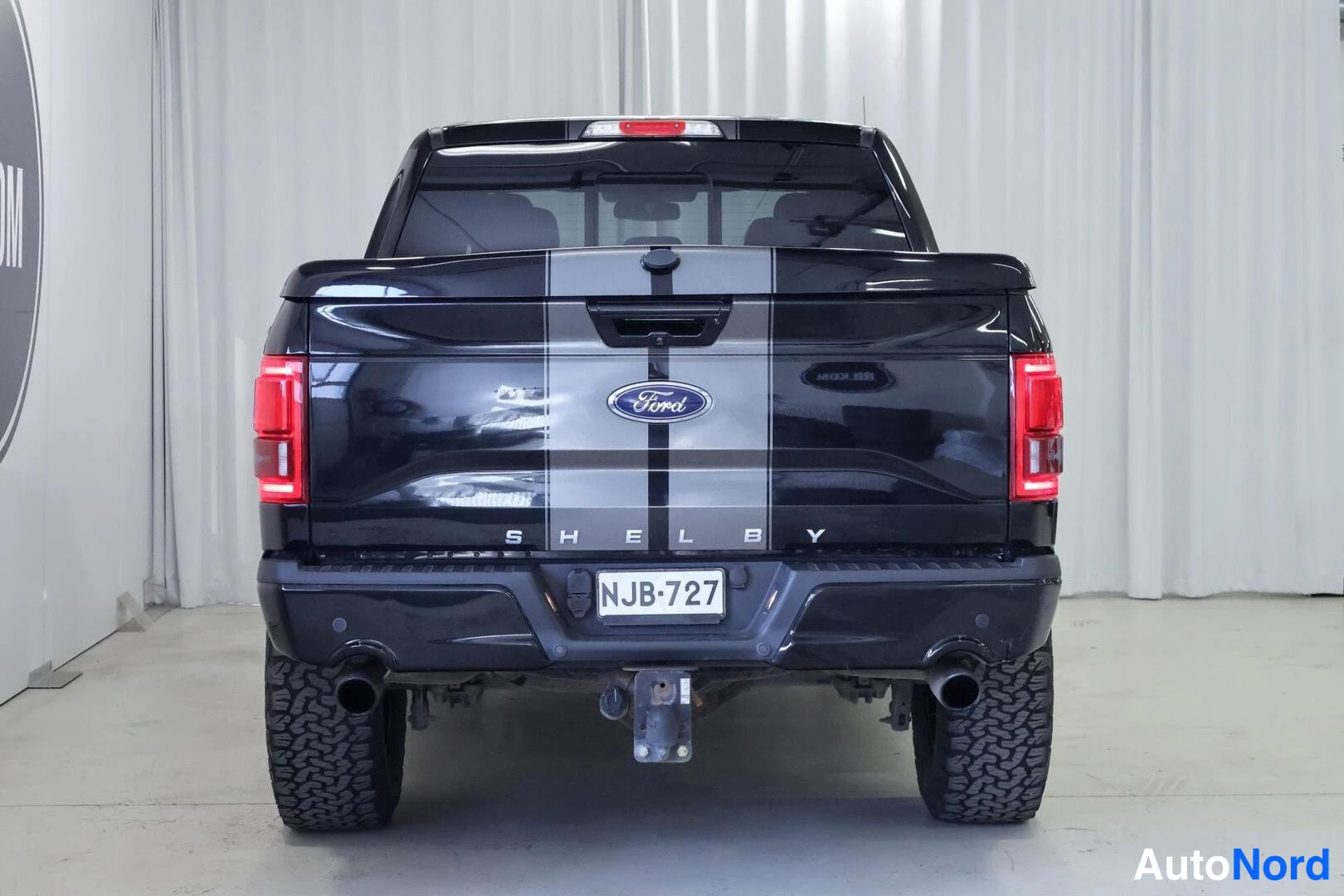Musta Ford F-150 2017, takaa, kuva 7