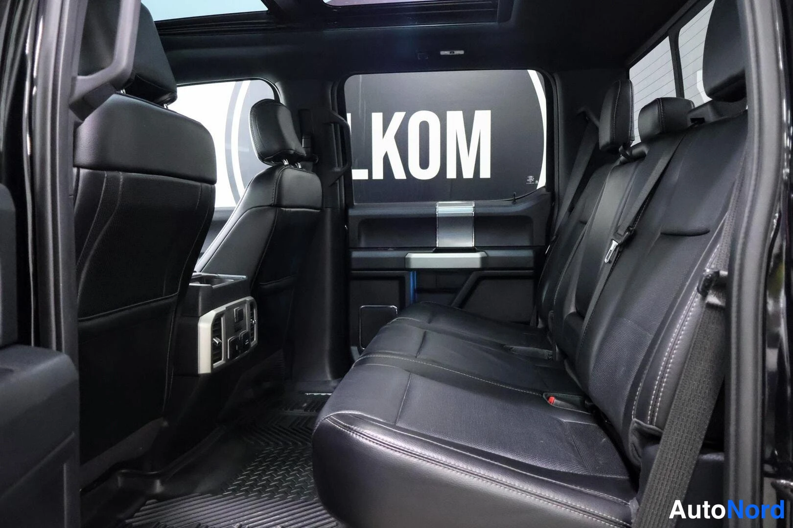 Musta Ford F-150 2017, kuva 10