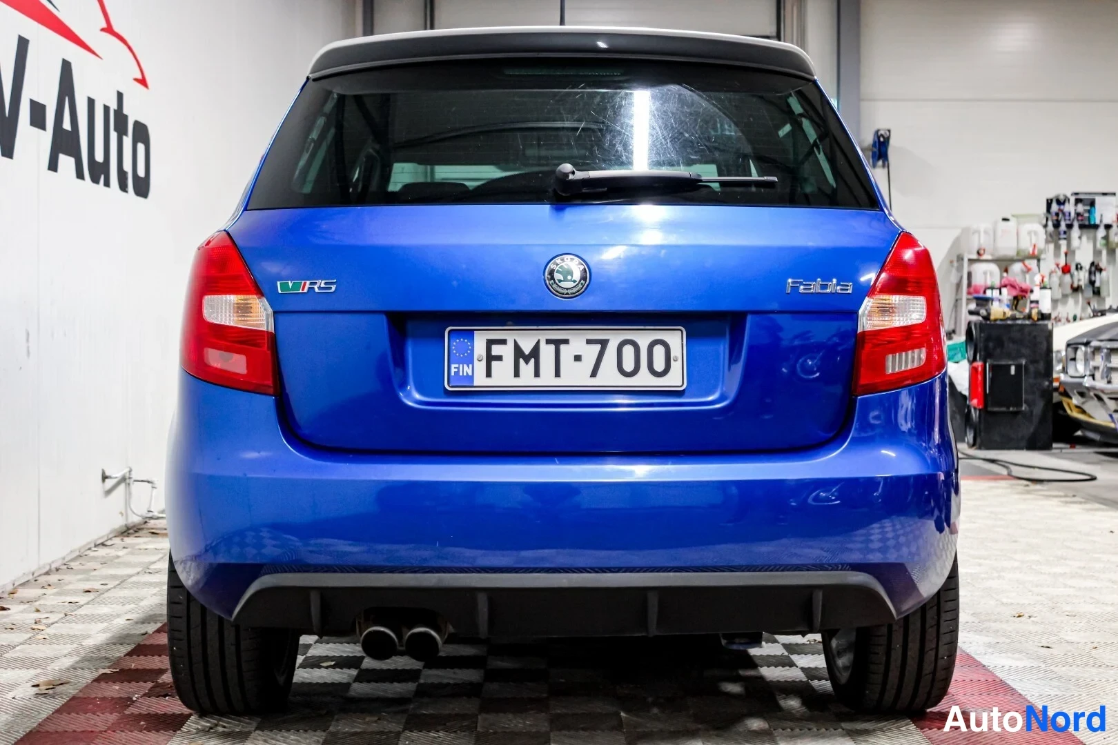 Sininen Skoda Fabia 2011, takaa, kuva 8