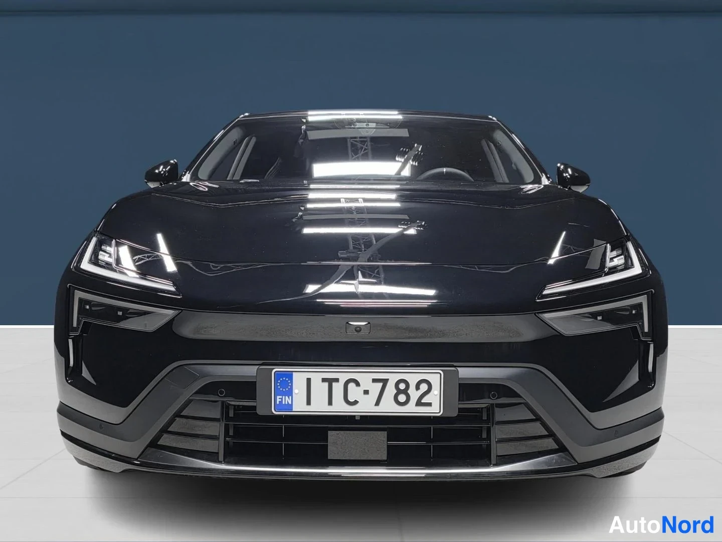 Black Polestar 4 2026, front, photo 4