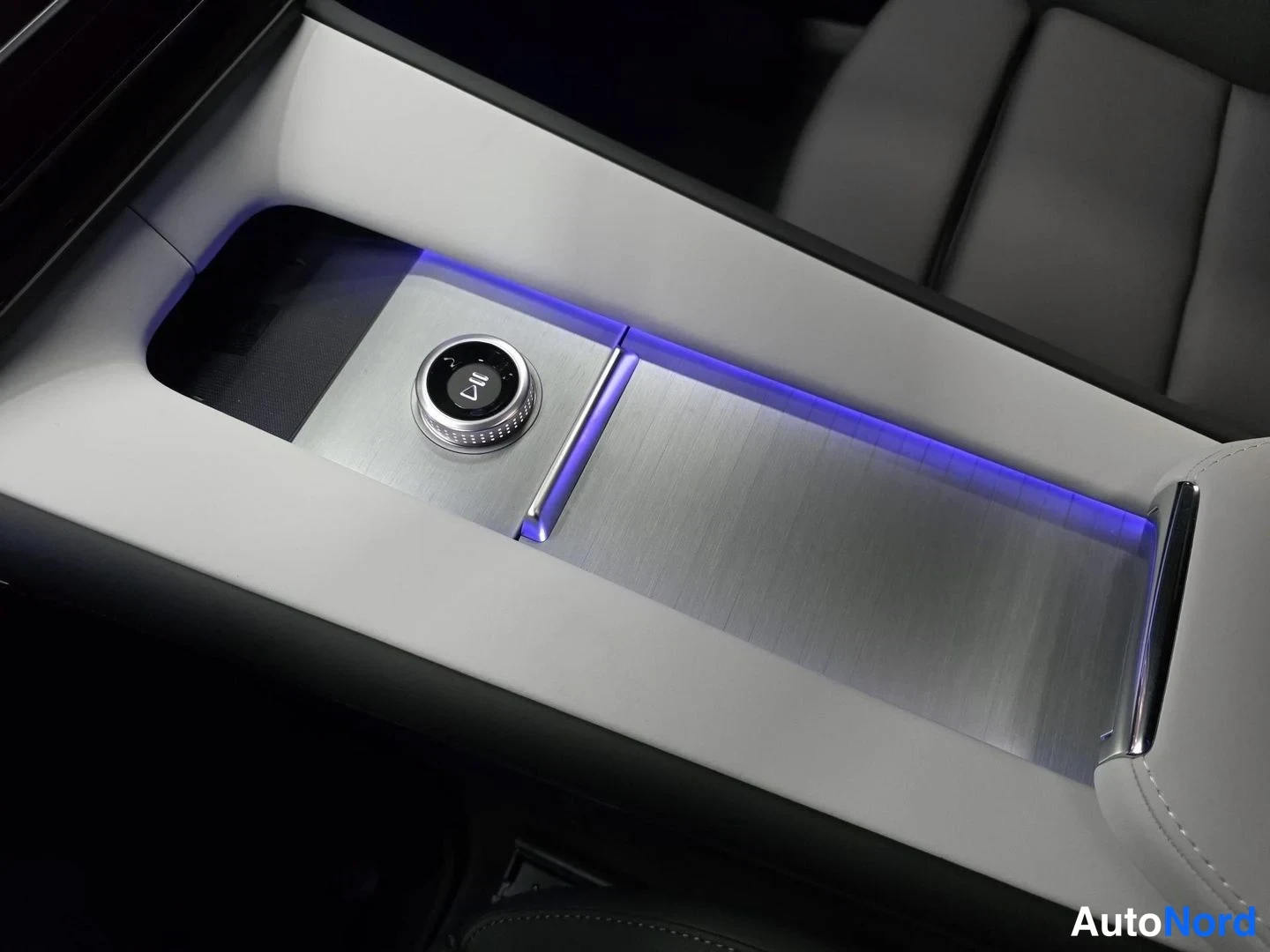 Black Polestar 4 2026, photo 16